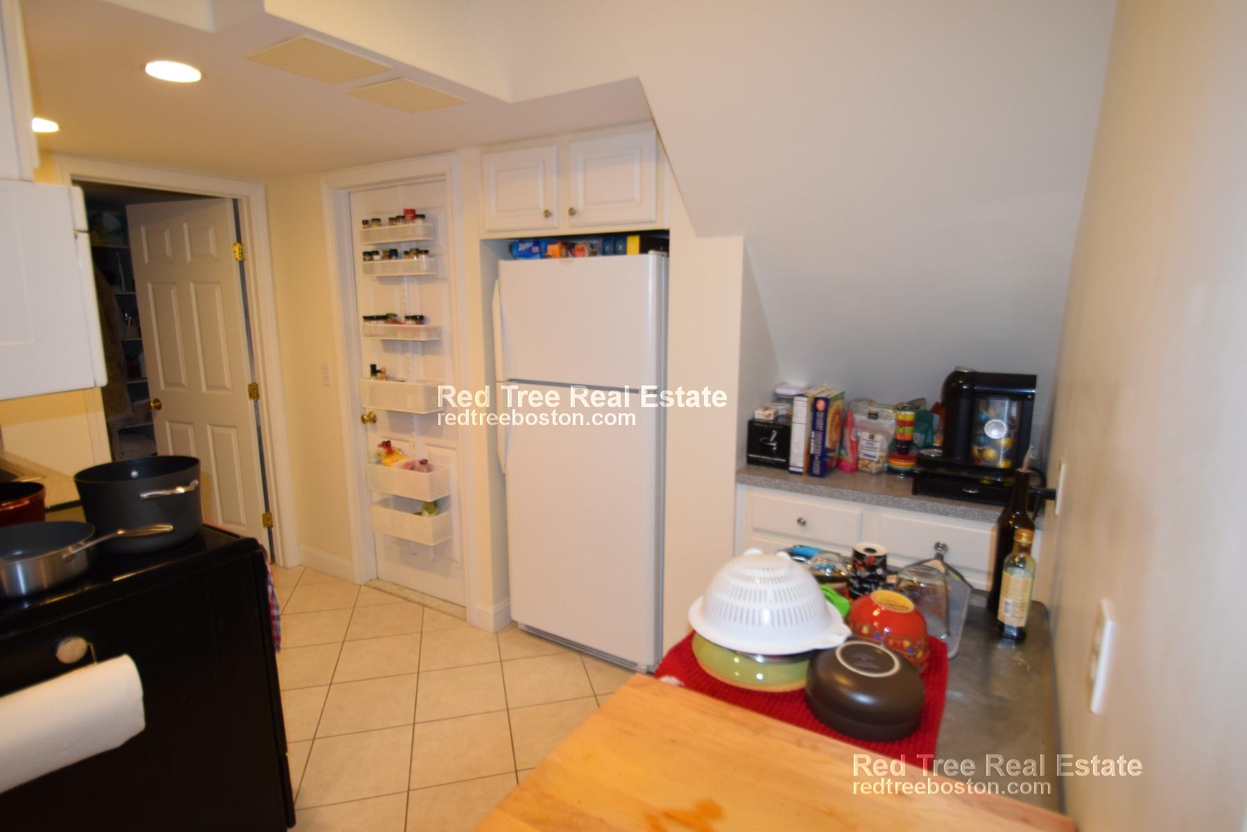 2 bed, 1 bath apartment for rent at 19 Columbia St Unit 1, Brookline — photo 8 of 17