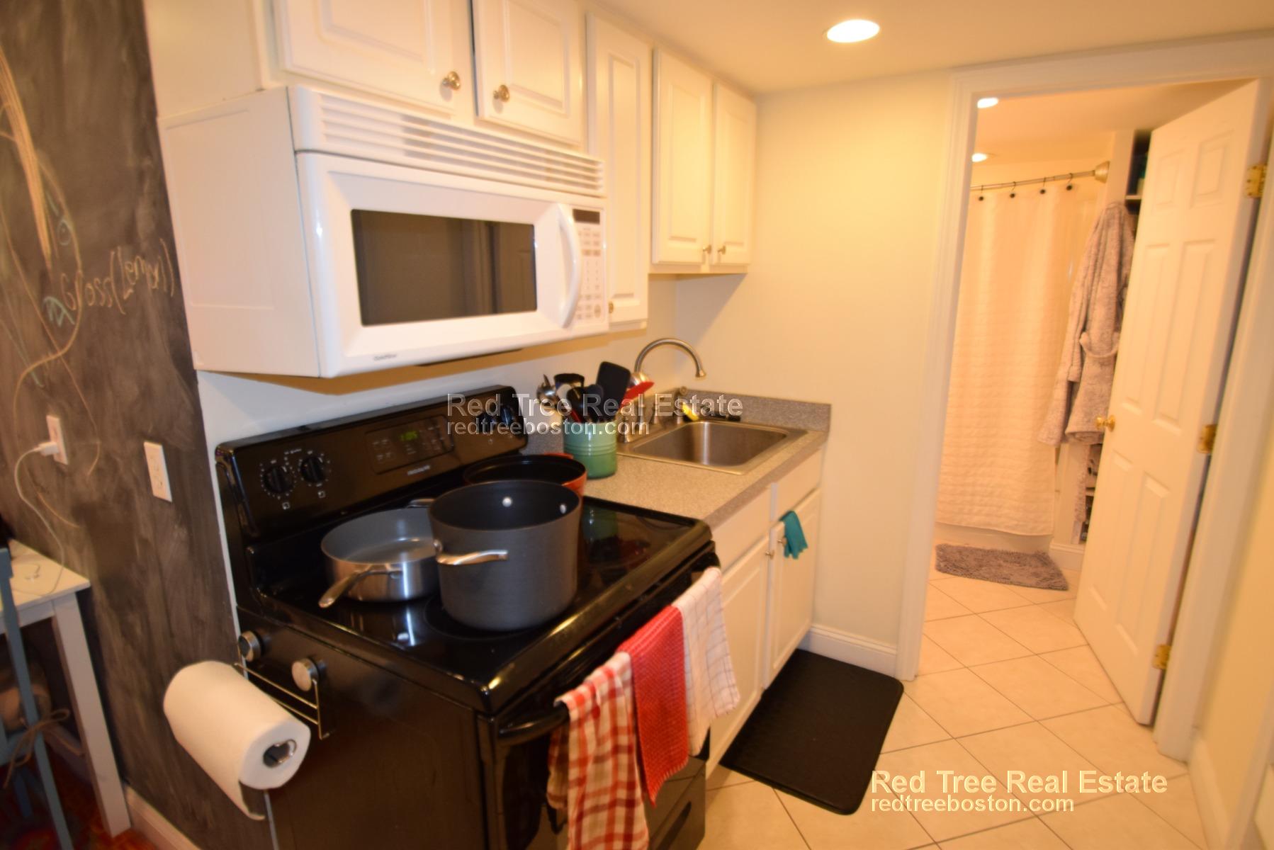 2 bed, 1 bath apartment for rent at 19 Columbia St Unit 1, Brookline — photo 9 of 17
