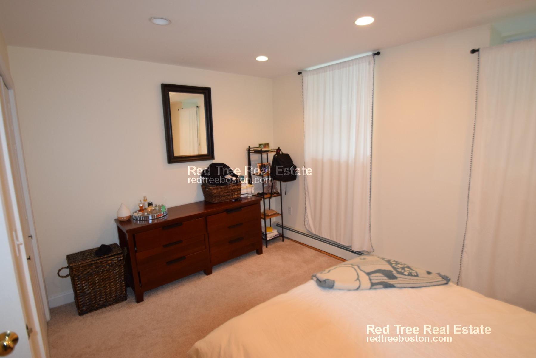 2 bed, 1 bath apartment for rent at 19 Columbia St Unit 1, Brookline — photo 11 of 17