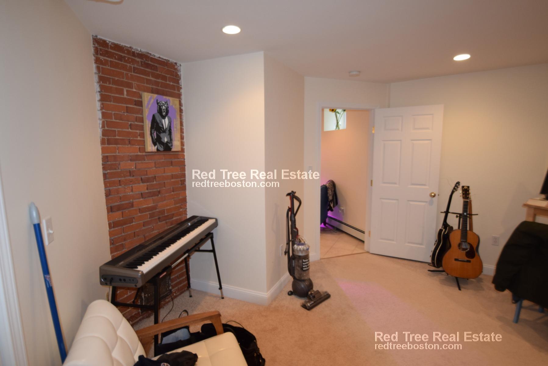 2 bed, 1 bath apartment for rent at 19 Columbia St Unit 1, Brookline — photo 13 of 17