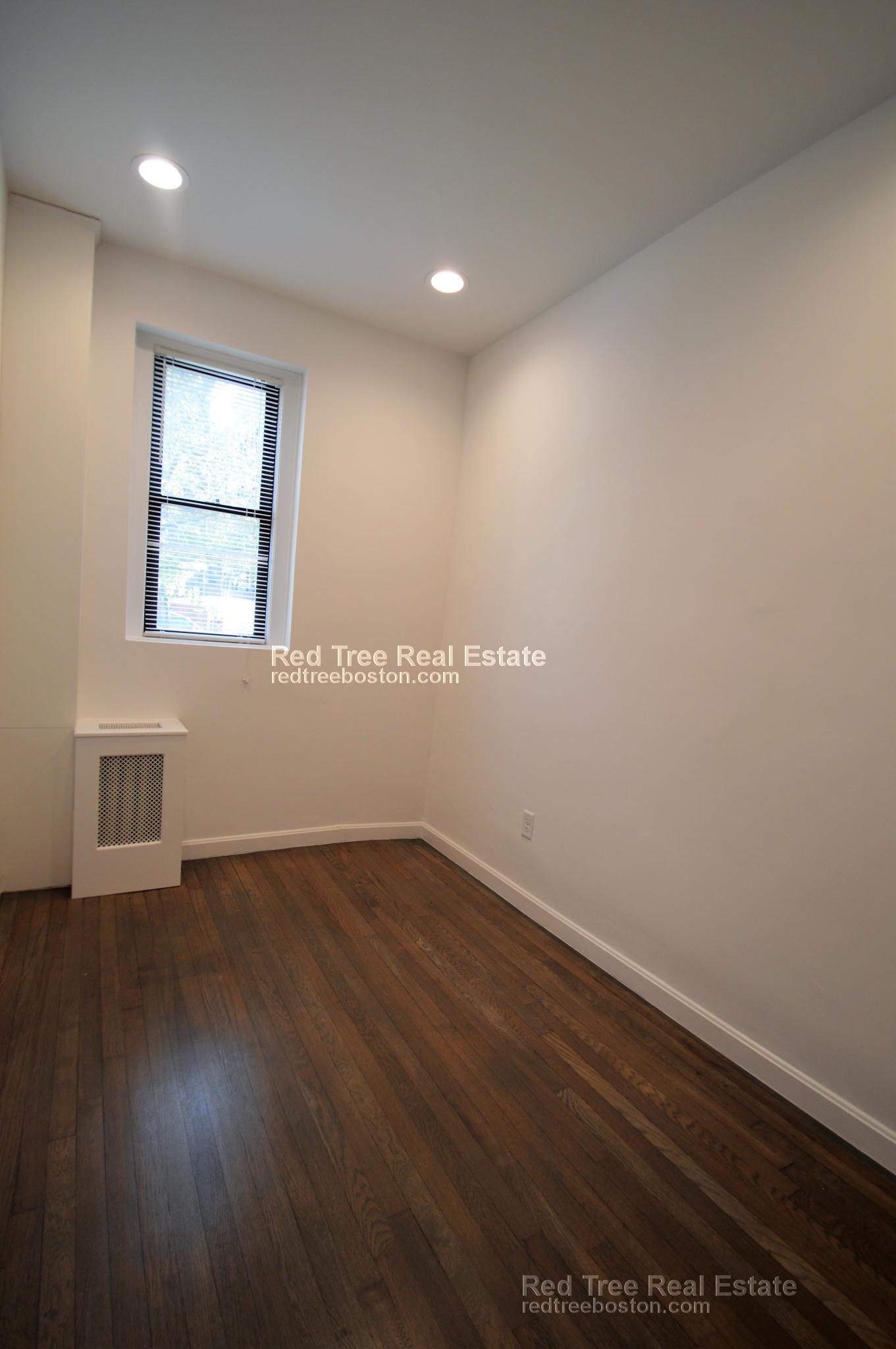 19 Peterborough St, Fenway