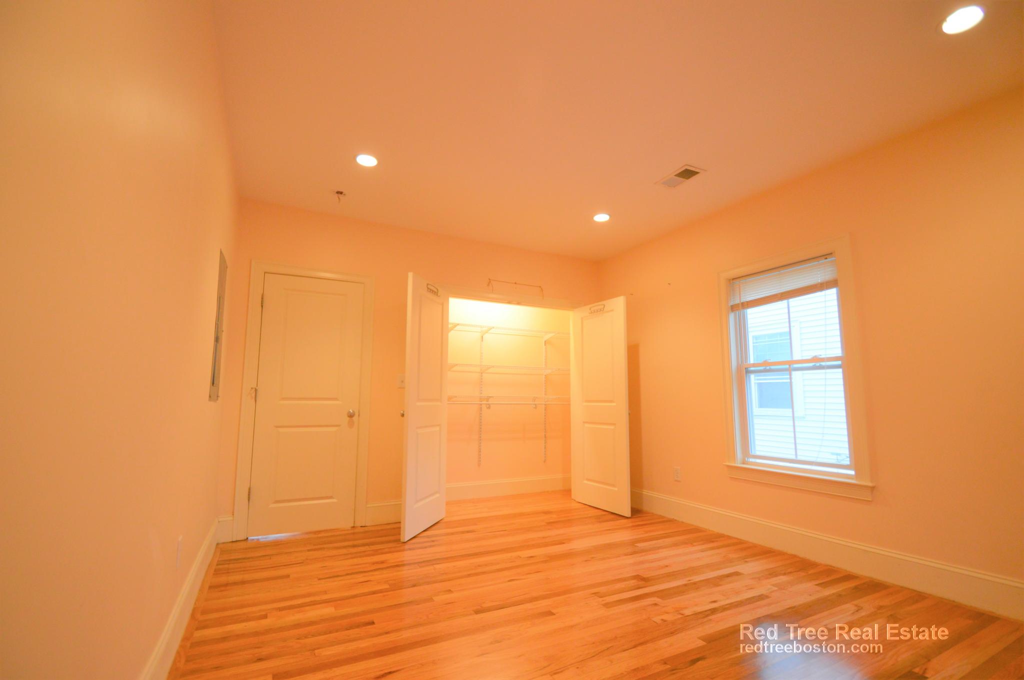 25 Lothrop St, Brighton