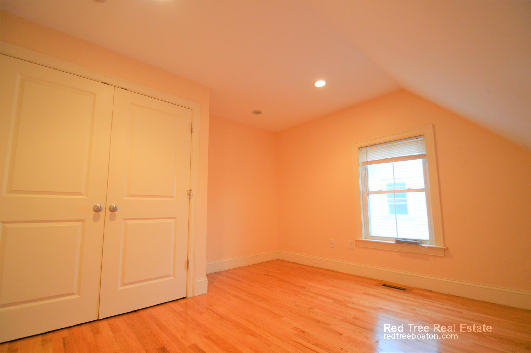 25 Lothrop St, Brighton