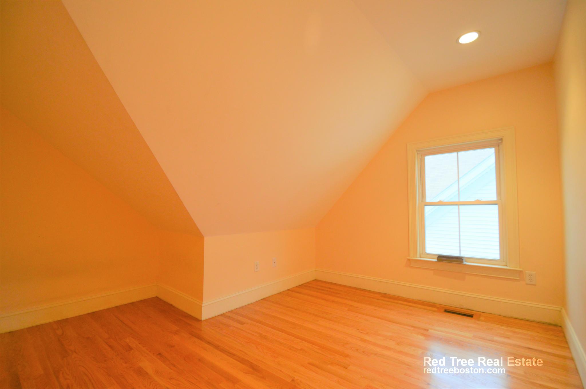 25 Lothrop St, Brighton