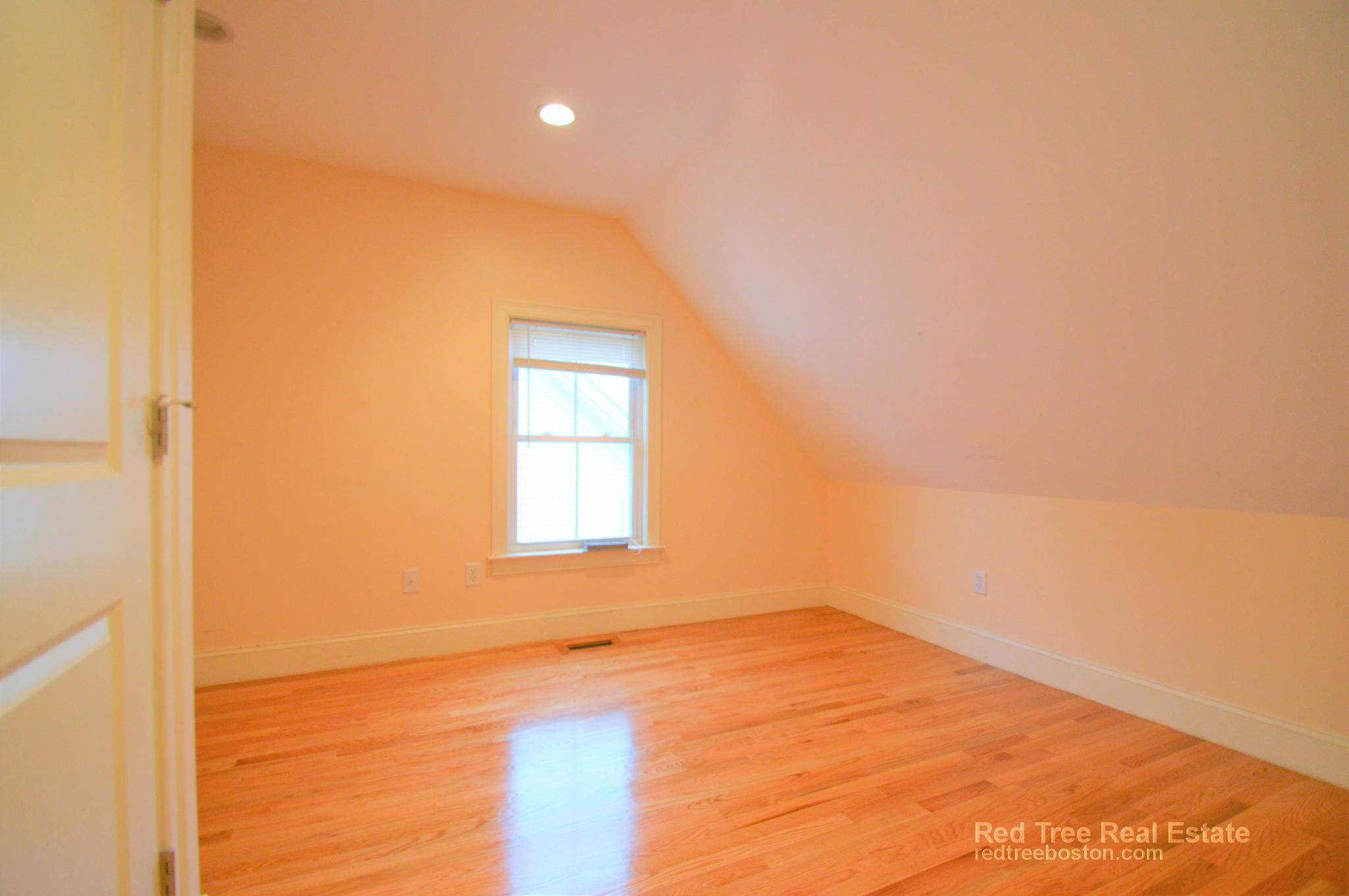 25 Lothrop St, Brighton