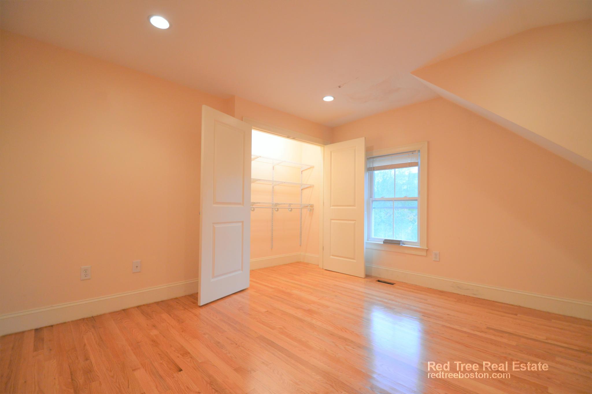 25 Lothrop St, Brighton