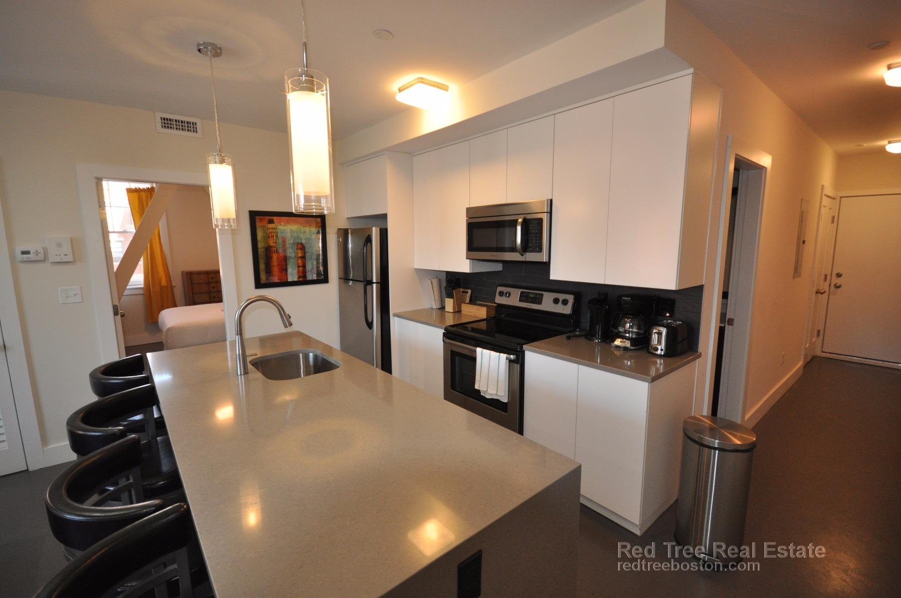 659 Massachusetts Ave, South End