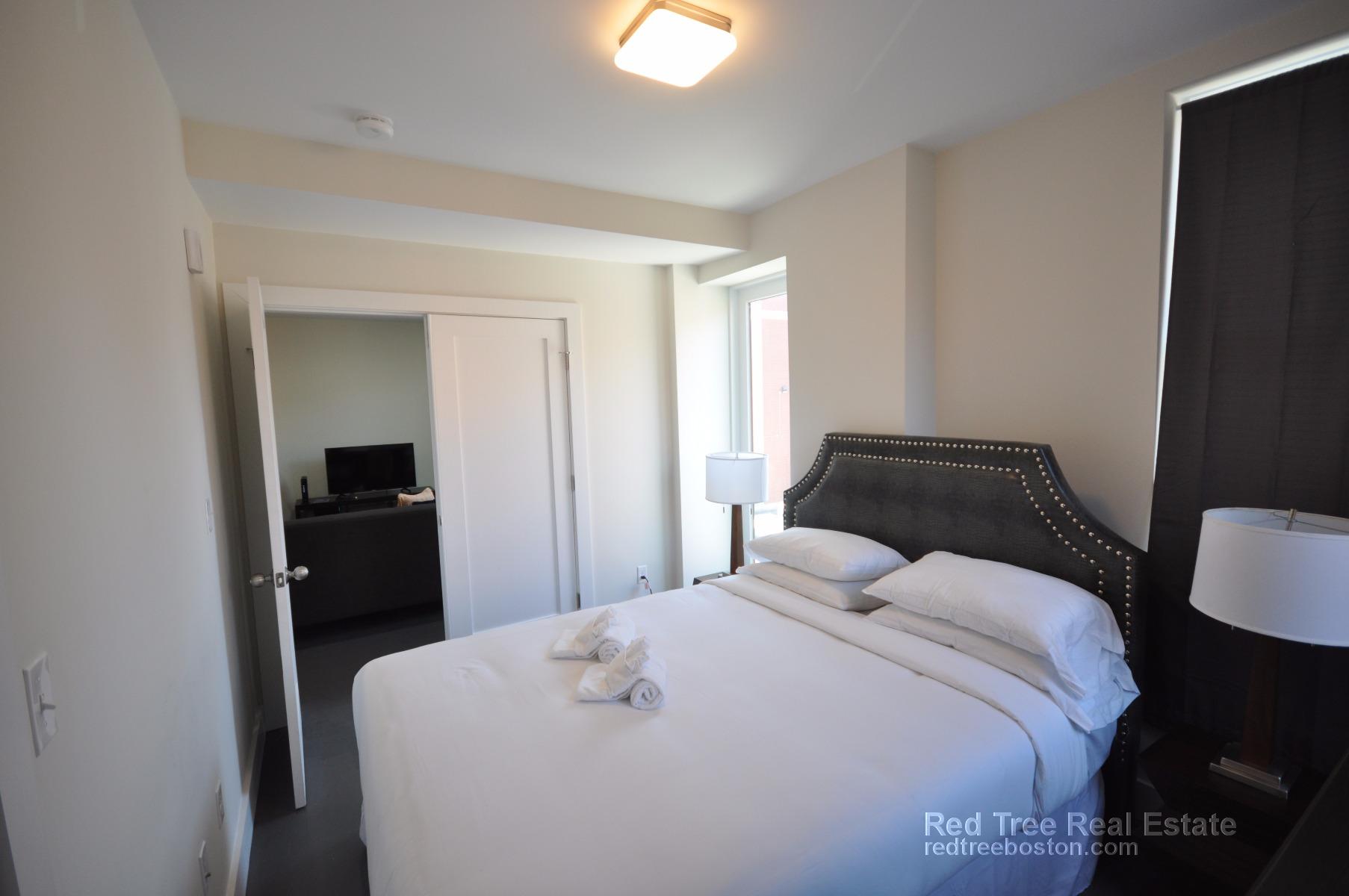 659 Massachusetts Ave, South End