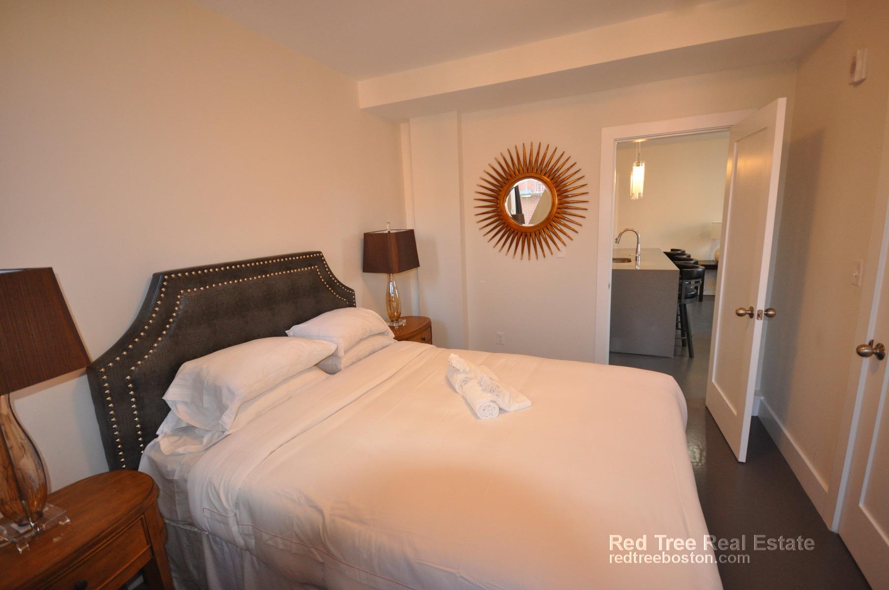 659 Massachusetts Ave, South End