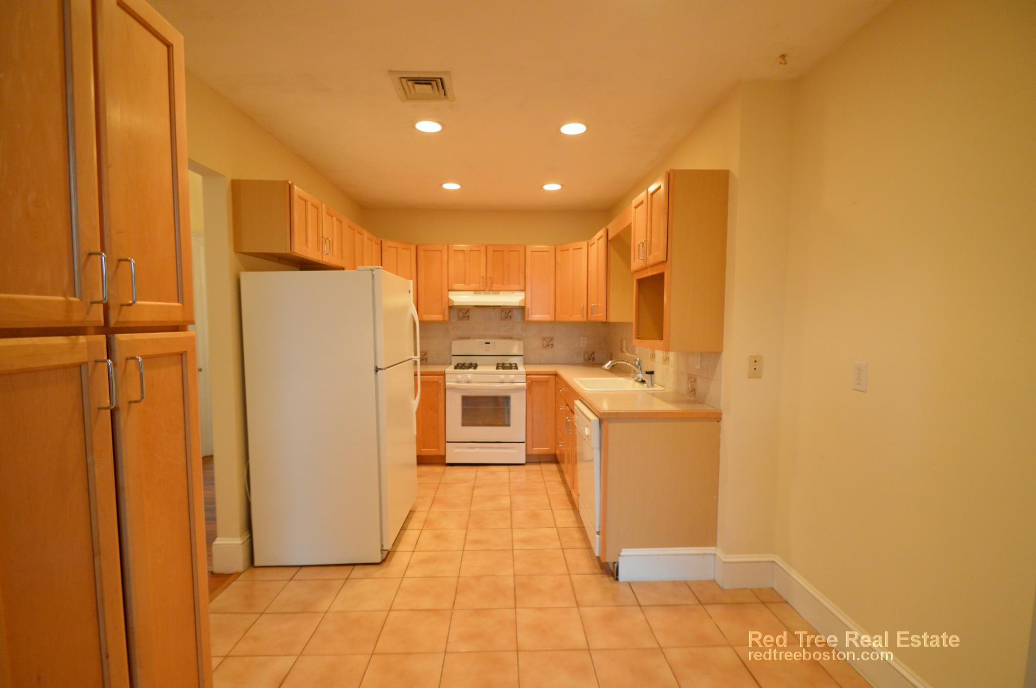 1714 Beacon St, Brookline Hills