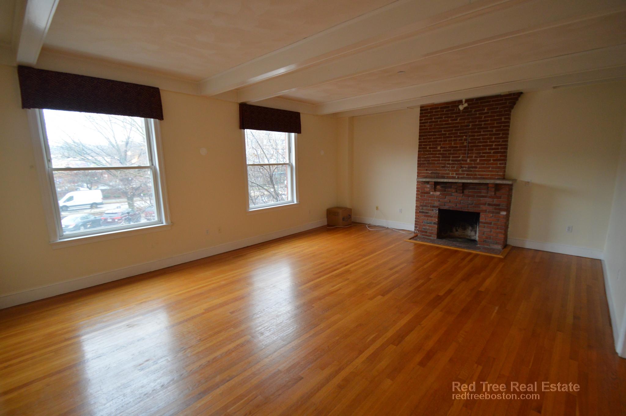 1714 Beacon St, Brookline Hills