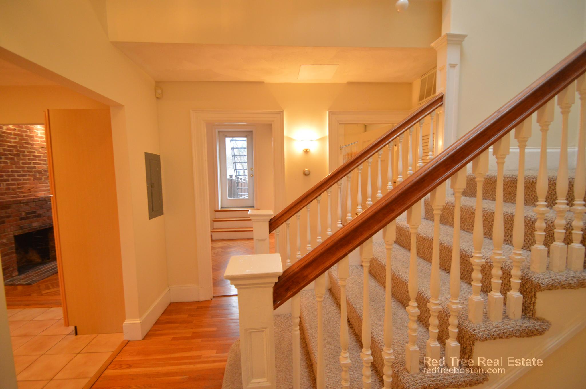 1714 Beacon St, Brookline Hills