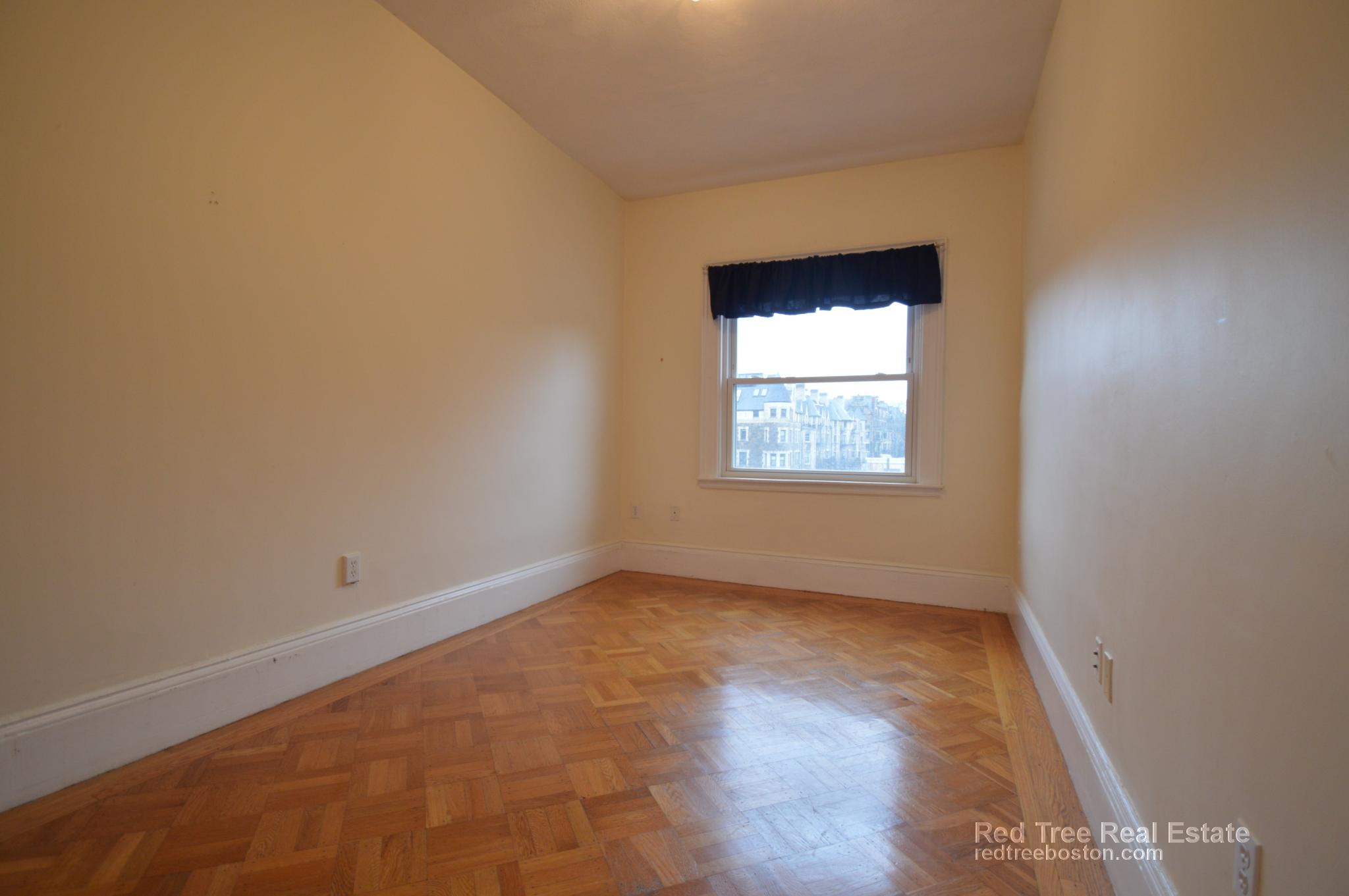 1714 Beacon St, Brookline Hills