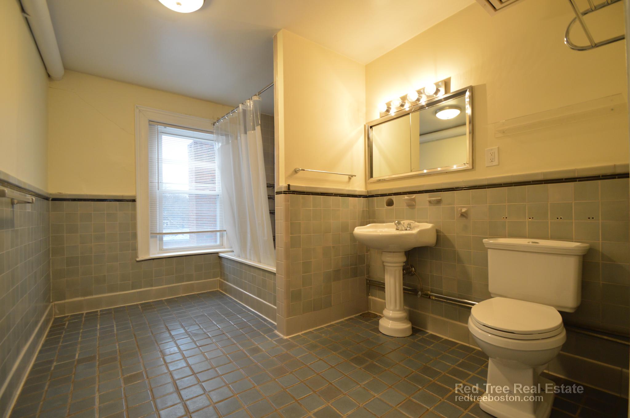 1714 Beacon St, Brookline Hills