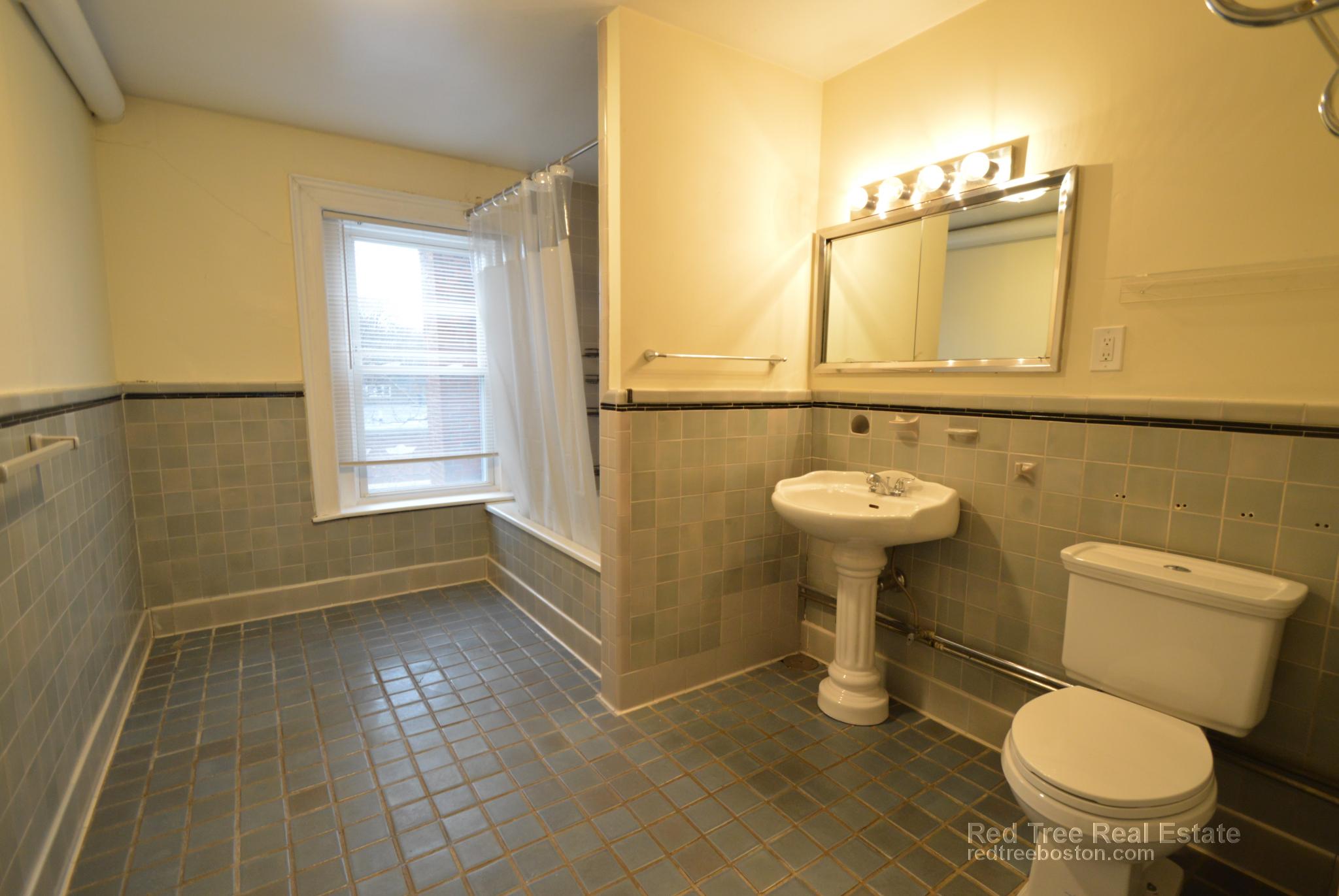 1714 Beacon St, Brookline Hills