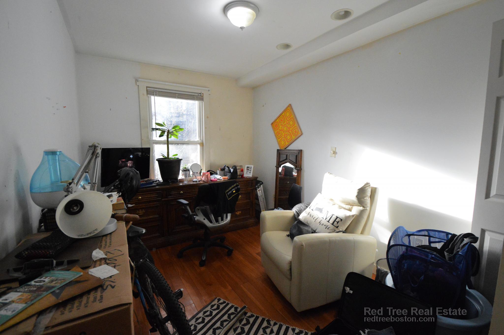 104 Hammond St, Mission Hill