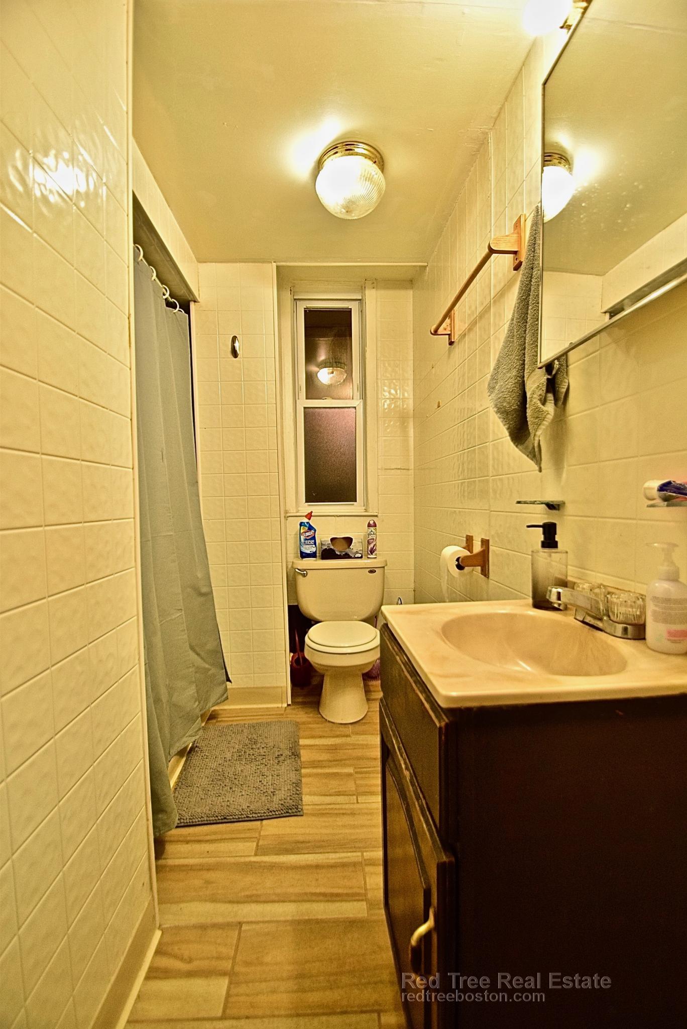 205 Hillside St, Mission Hill