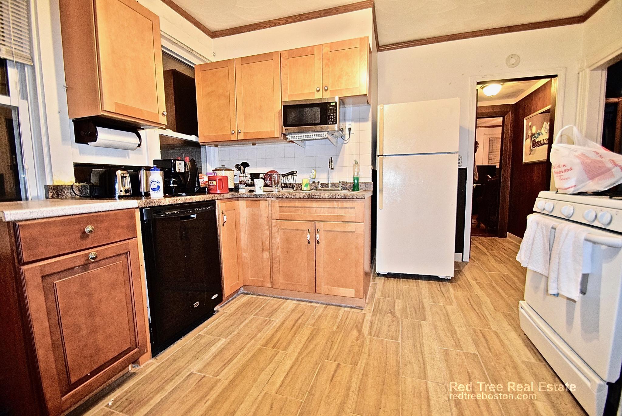 205 Hillside St, Mission Hill