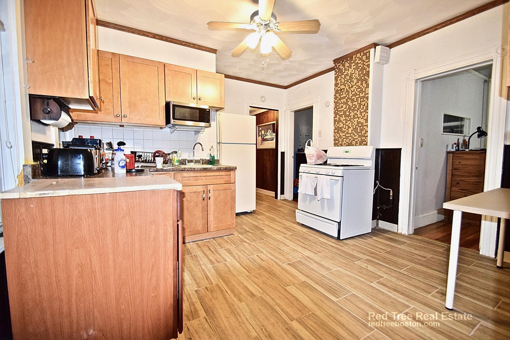 205 Hillside St, Mission Hill