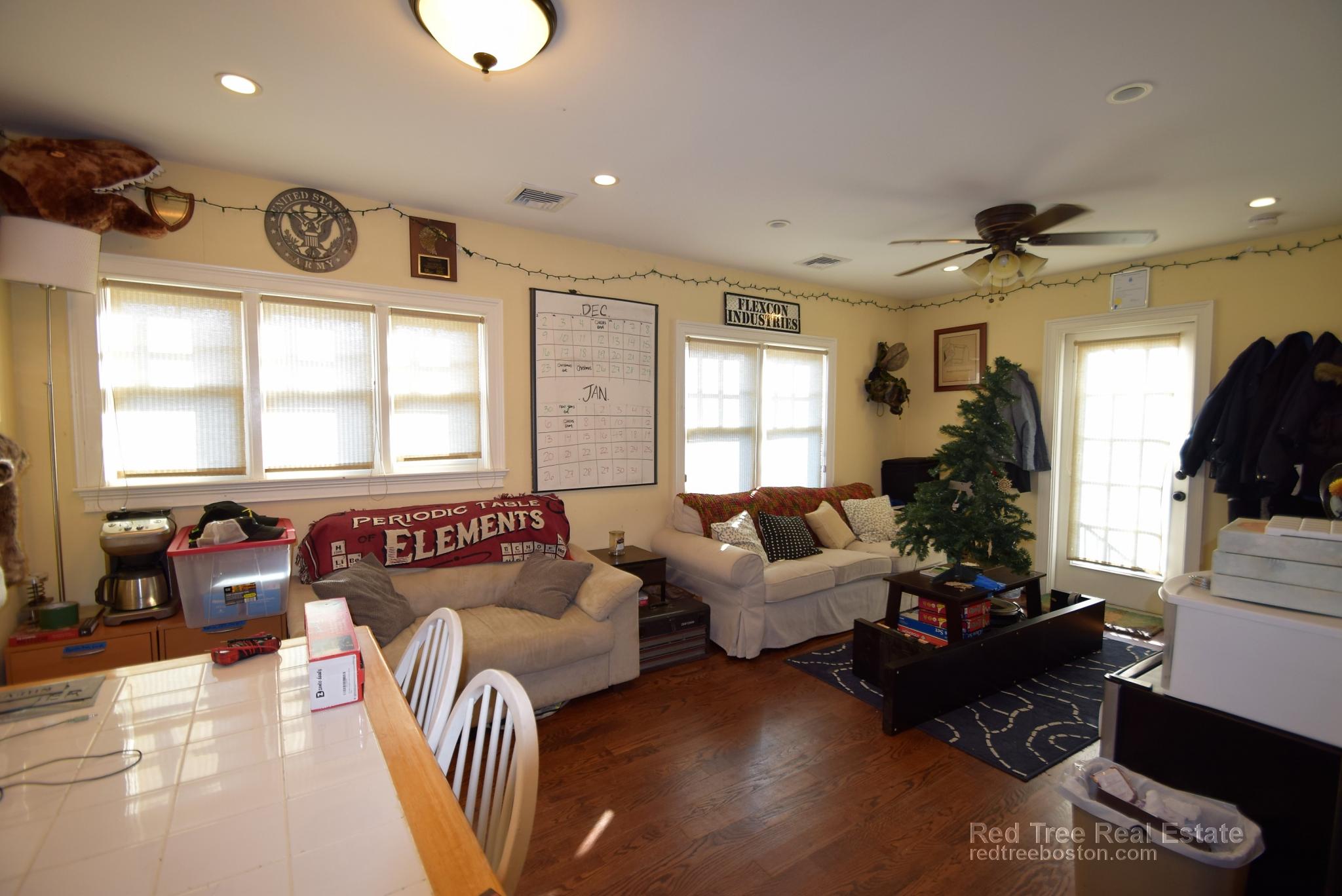 2 Iroquois St, Mission Hill