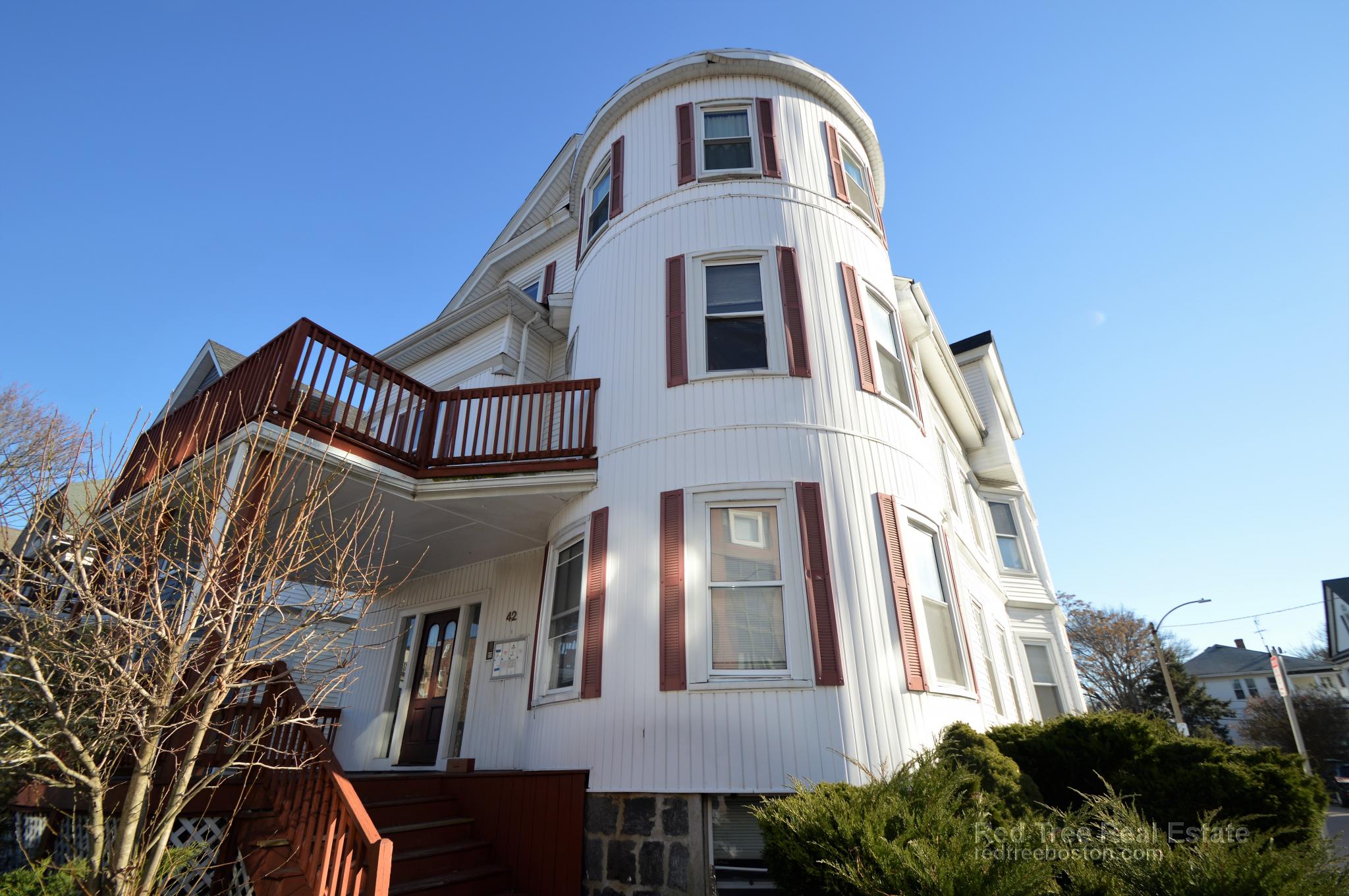 42 Brainerd Rd, Brighton