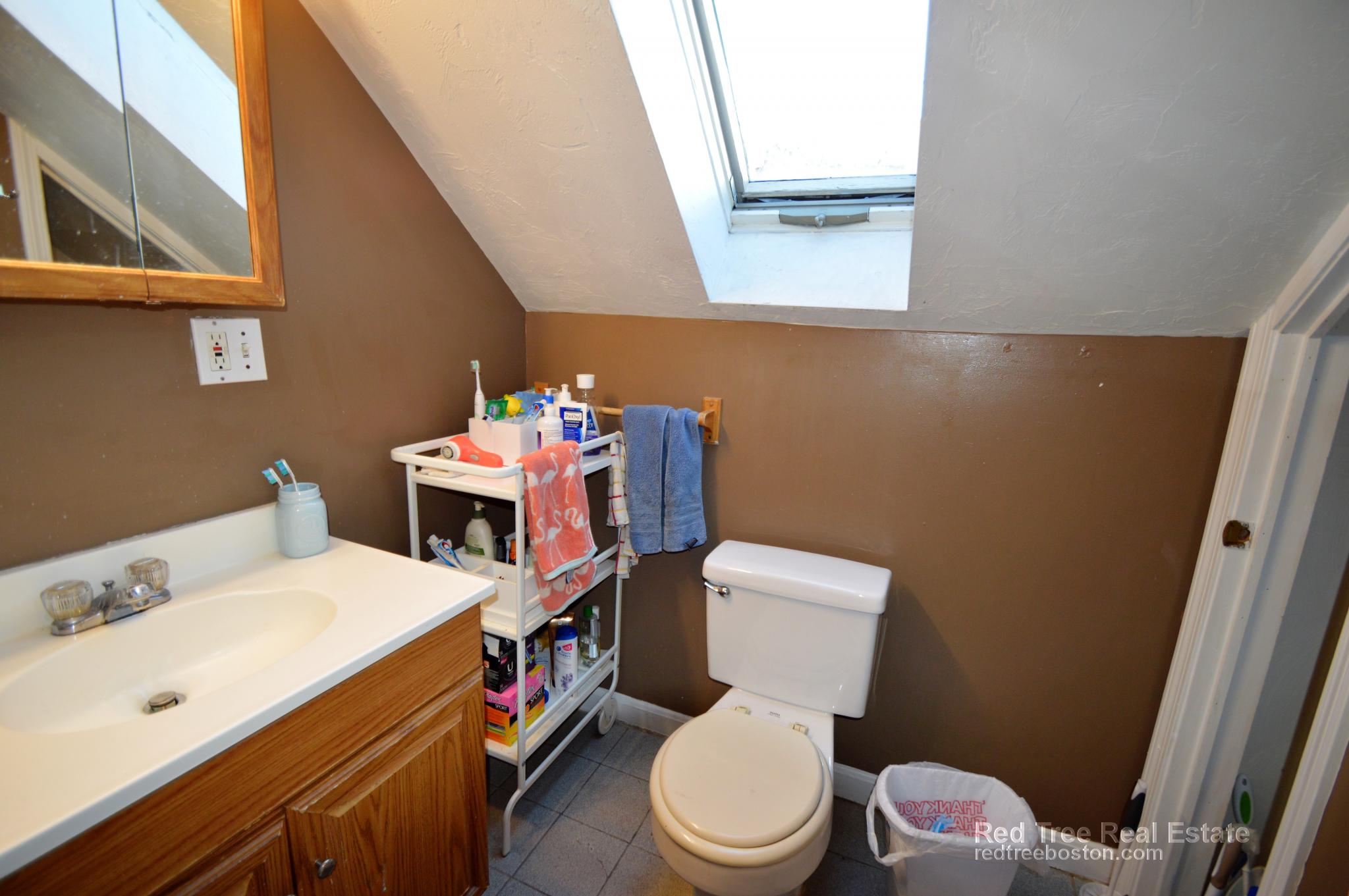 42 Brainerd Rd, Brighton