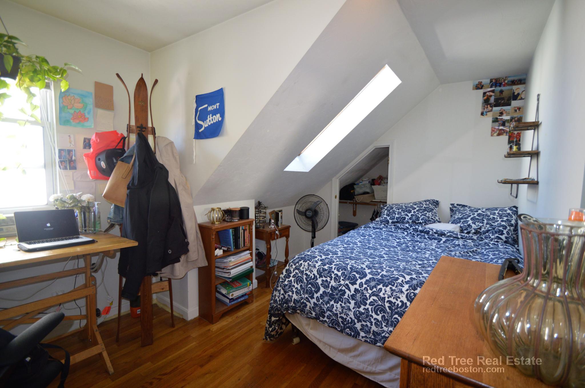 42 Brainerd Rd, Brighton