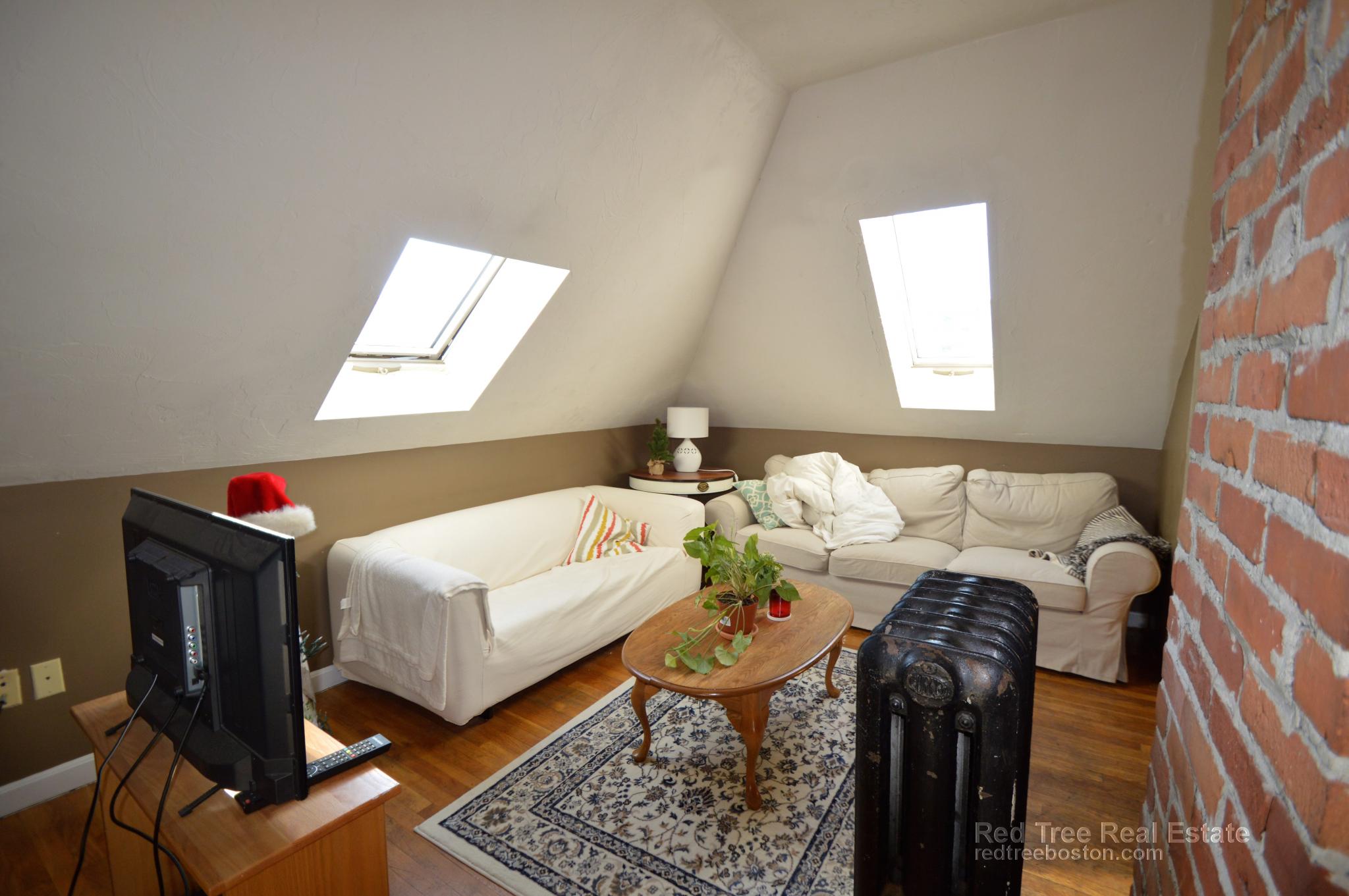 42 Brainerd Rd, Brighton