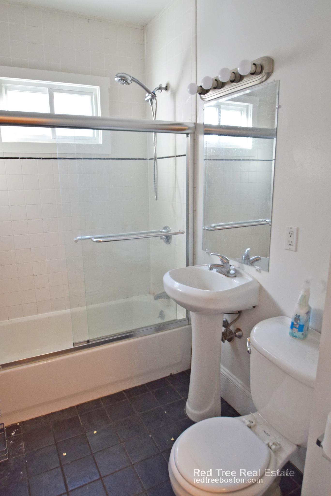 48 Ashford St, Allston