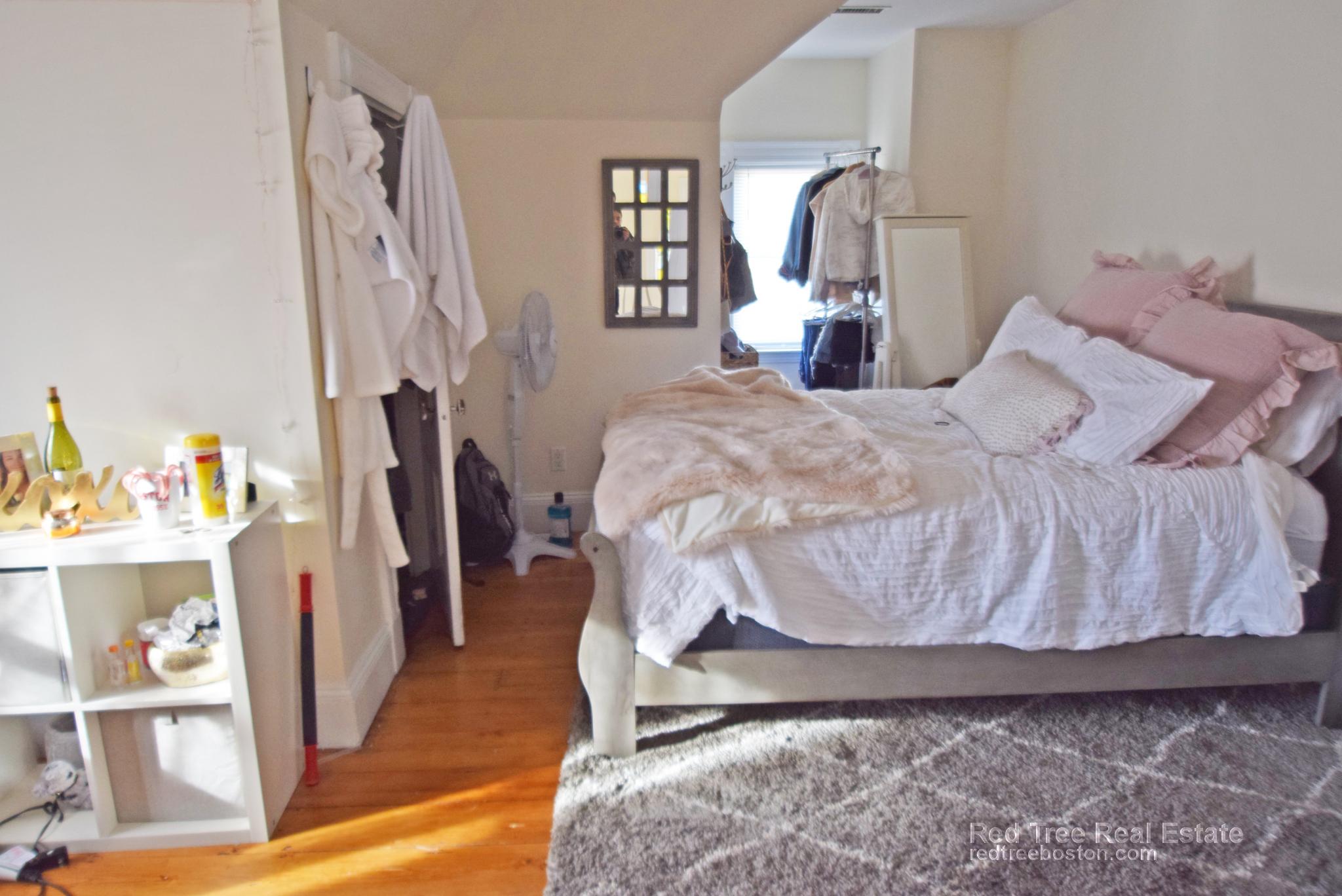 48 Ashford St, Allston