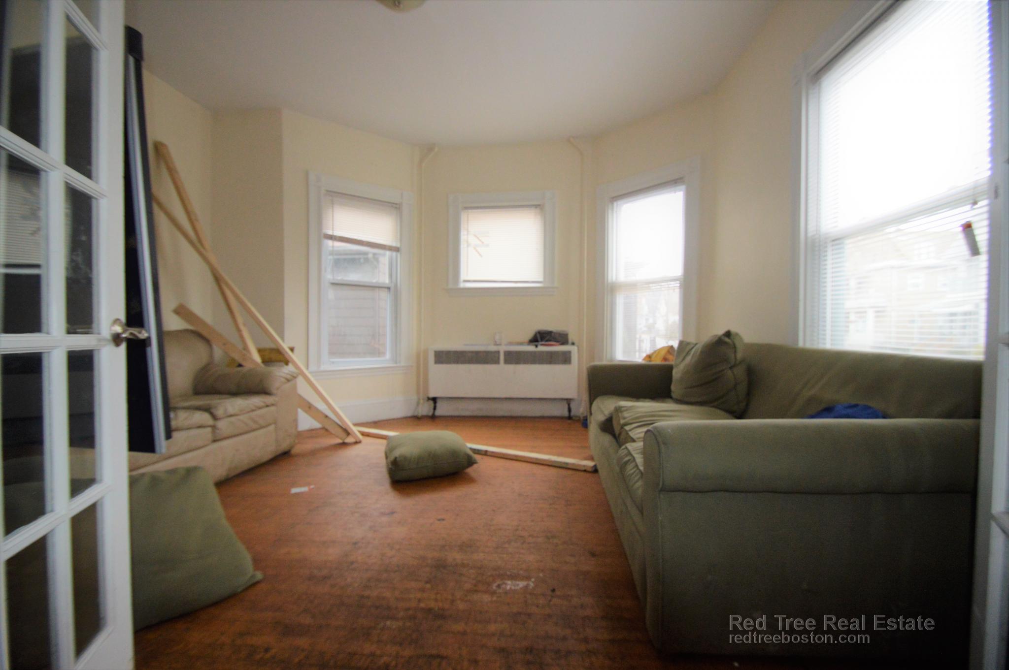 39 Pratt St, Allston