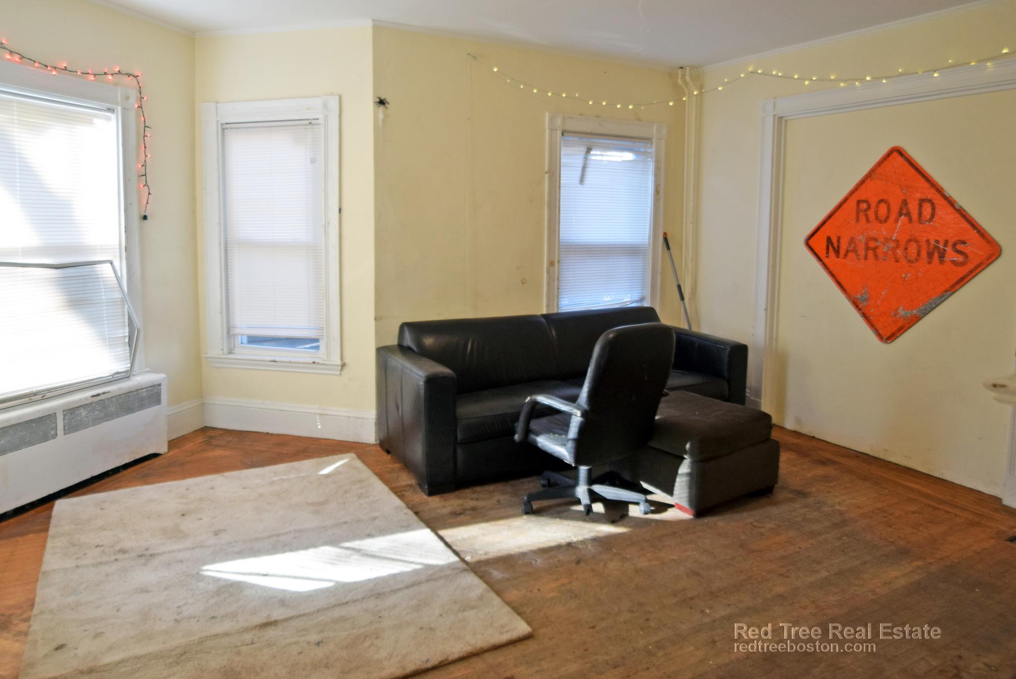 39 Pratt St, Allston