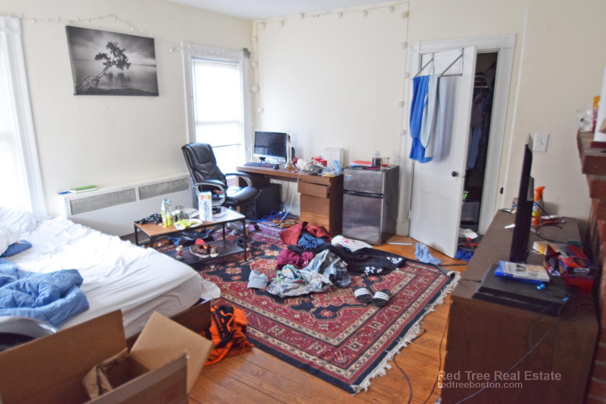 39 Pratt St, Allston