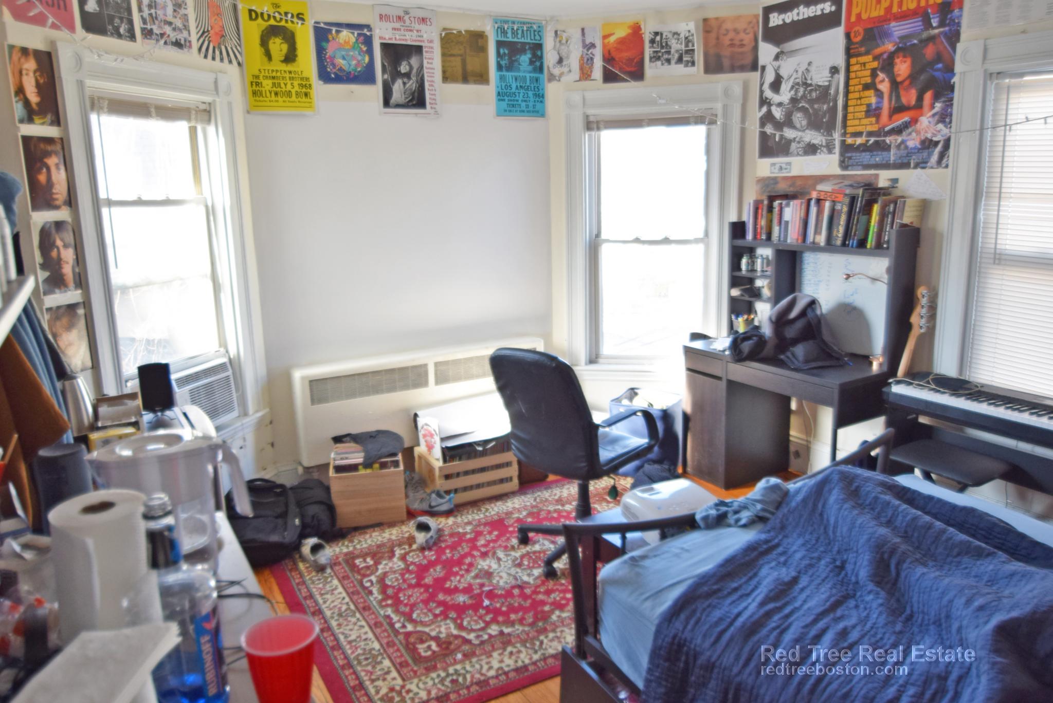 39 Pratt St, Allston