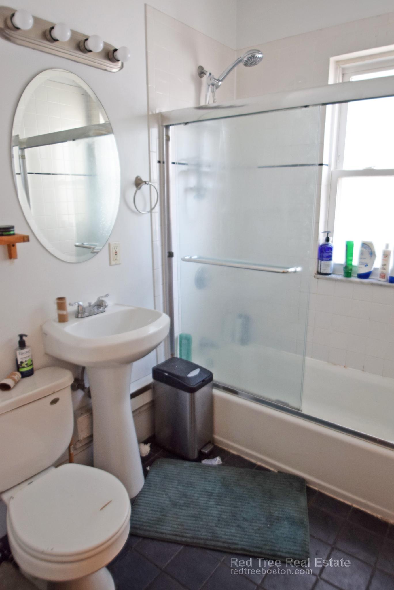 39 Pratt St, Allston