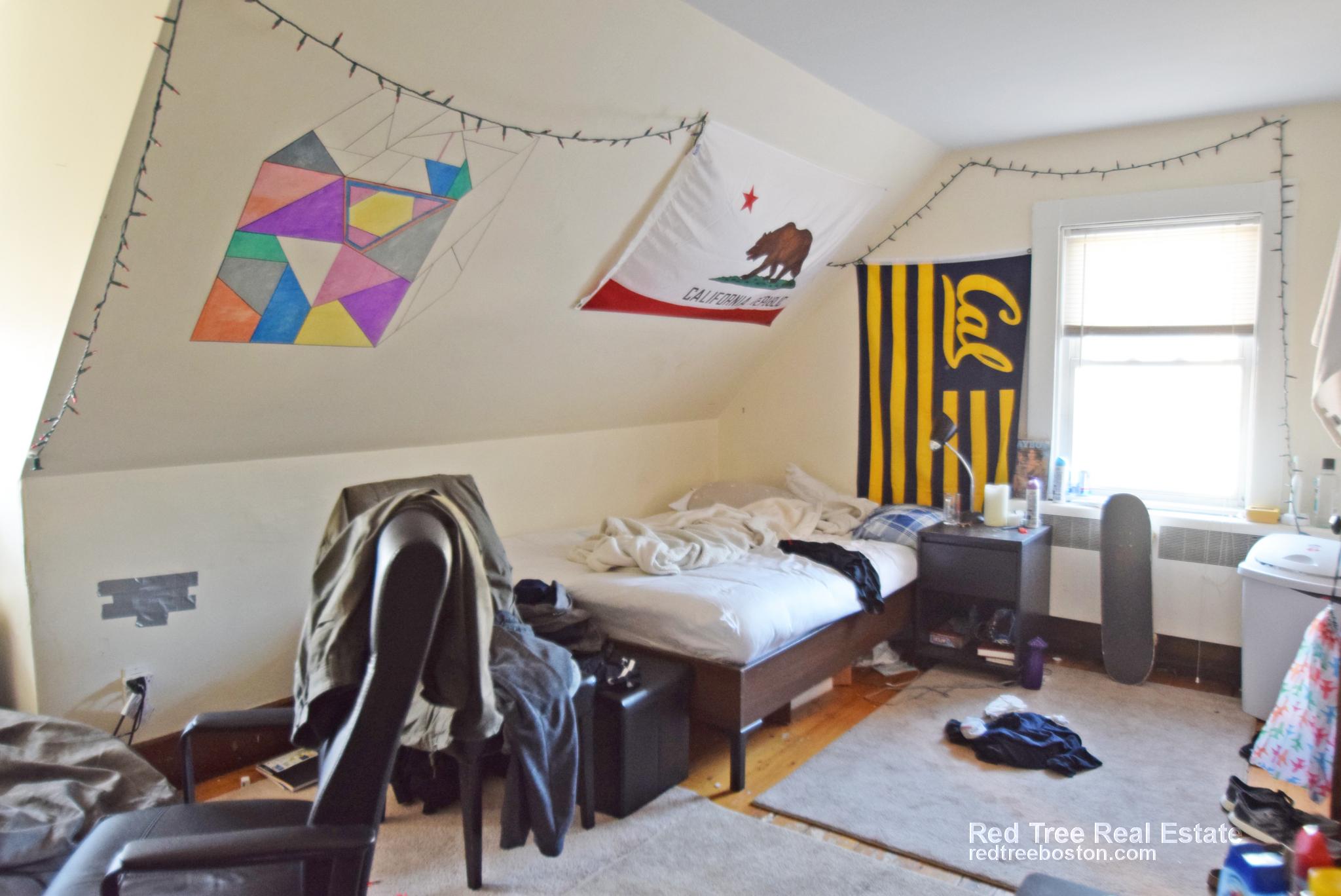 39 Pratt St, Allston