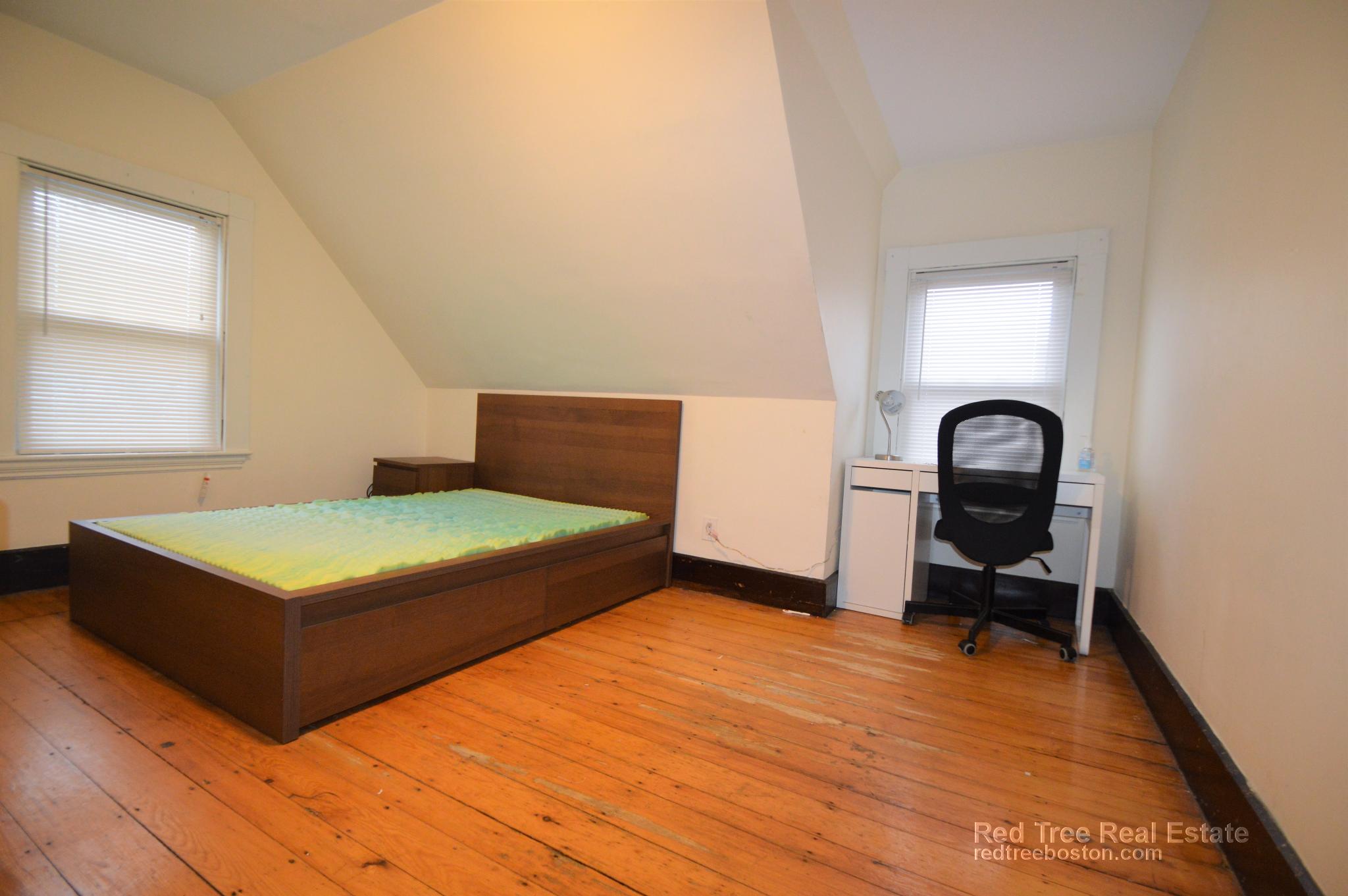 39 Pratt St, Allston