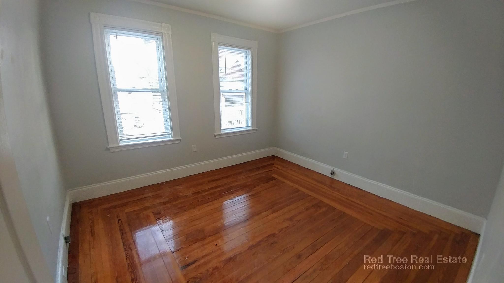 4 bed, 1 bath apartment for rent at 4 Dalrymple St Unit 3, Jamaica Plain — photo 7 of 10