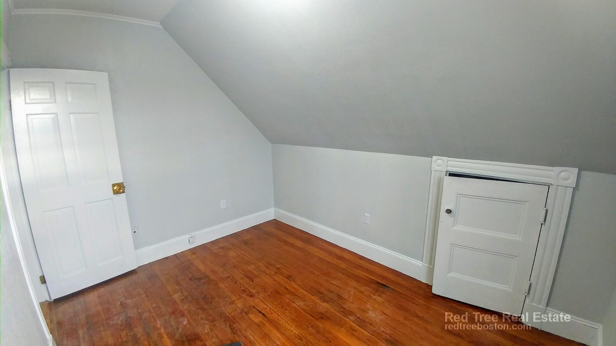 4 bed, 1 bath apartment for rent at 4 Dalrymple St Unit 3, Jamaica Plain — photo 10 of 10