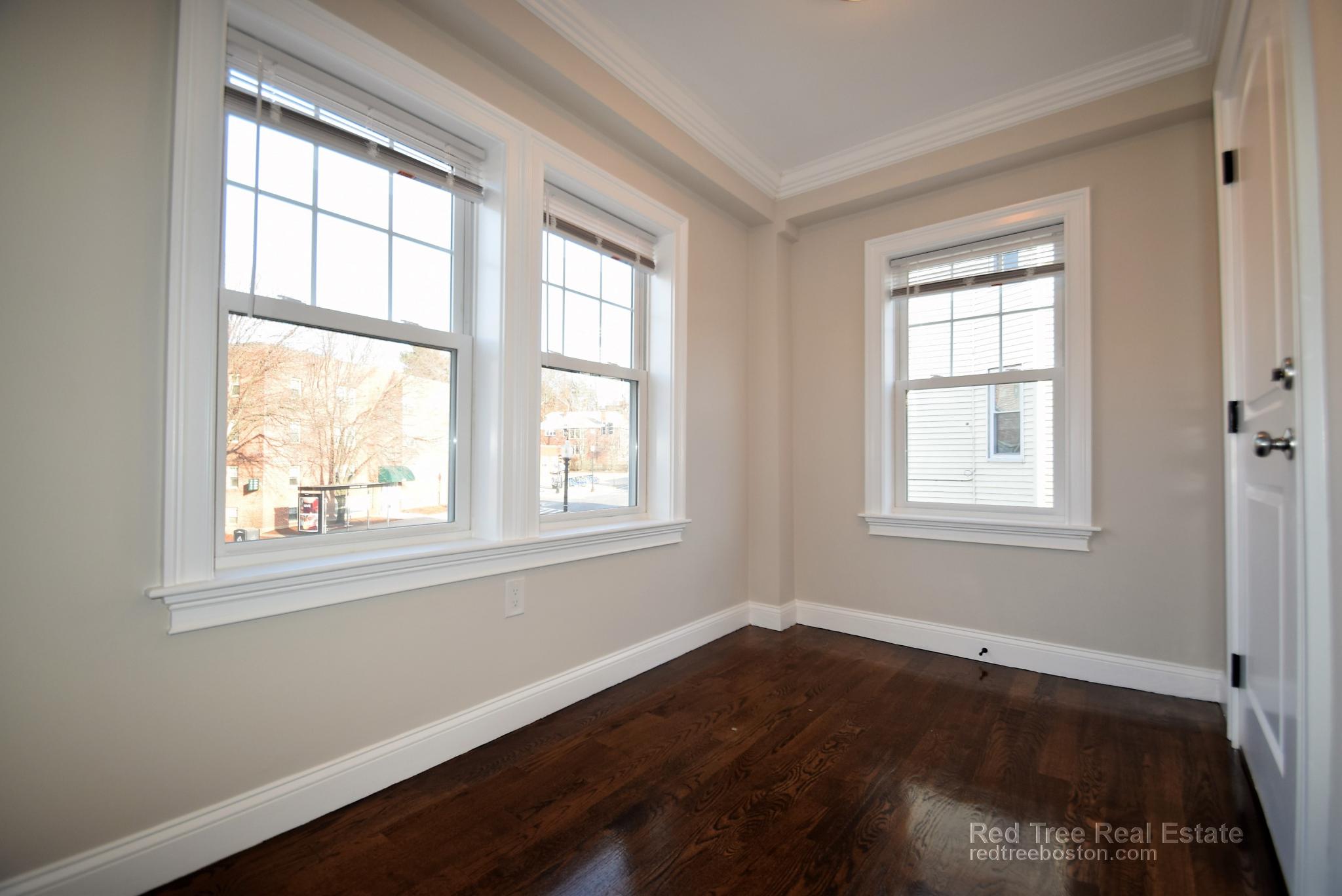 5 bed, 1.5 bath apartment for rent at 490 Washington St Unit 3, Brighton — photo 11 of 34