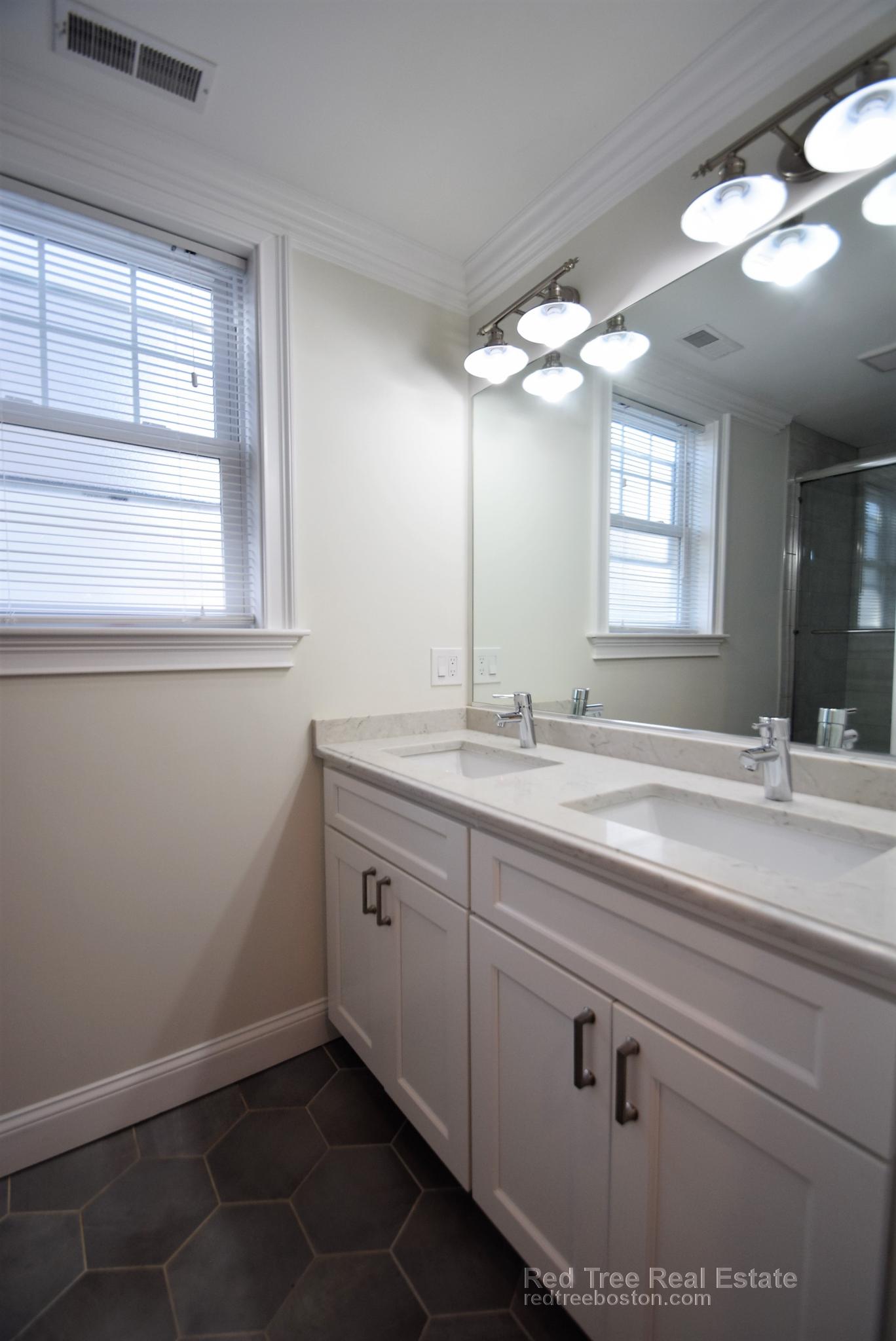 5 bed, 1.5 bath apartment for rent at 490 Washington St Unit 3, Brighton — photo 15 of 34