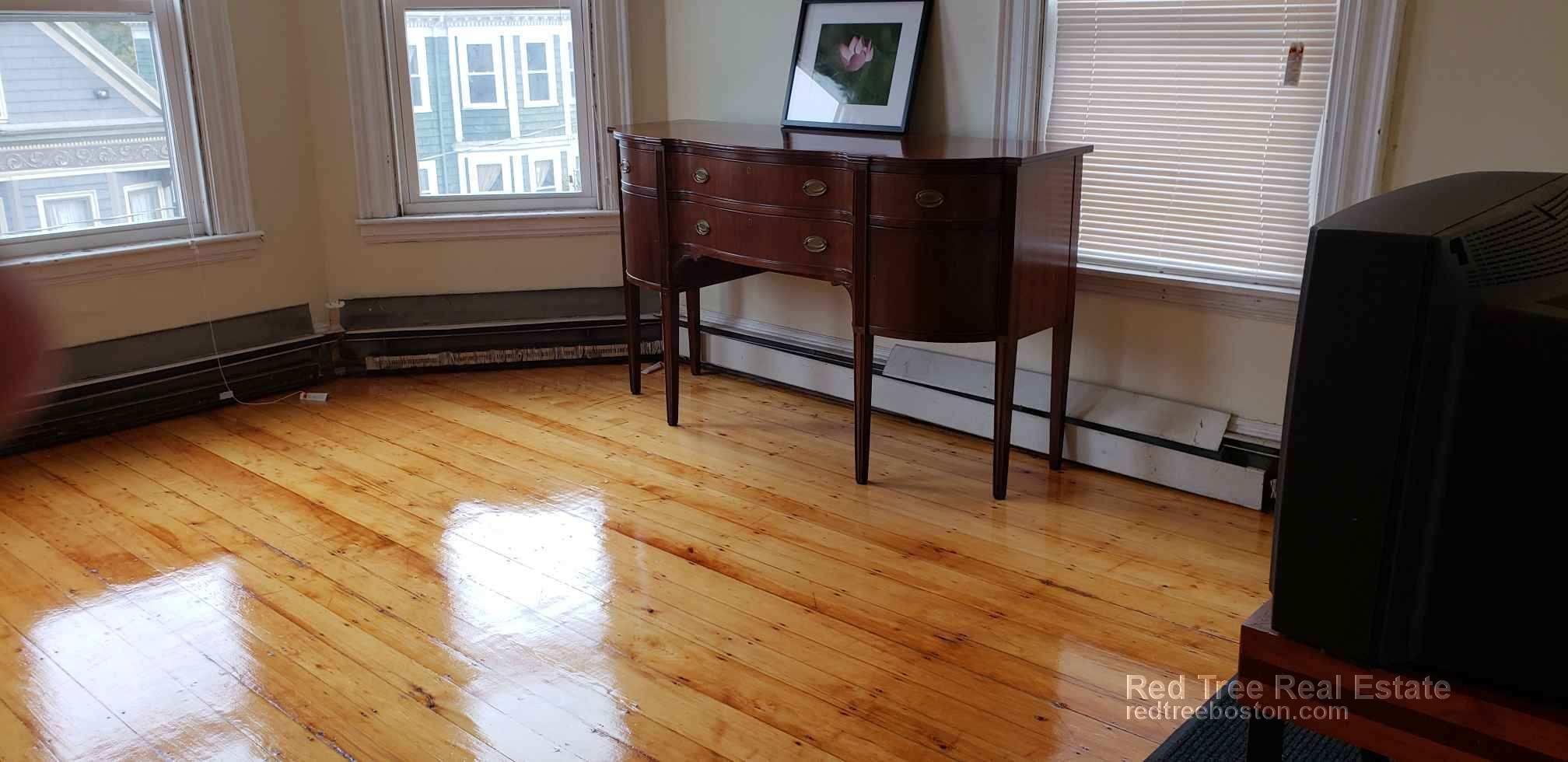 4 bed, 1 bath apartment for rent at 103 Calumet St Unit 3, Mission Hill — photo 14 of 17