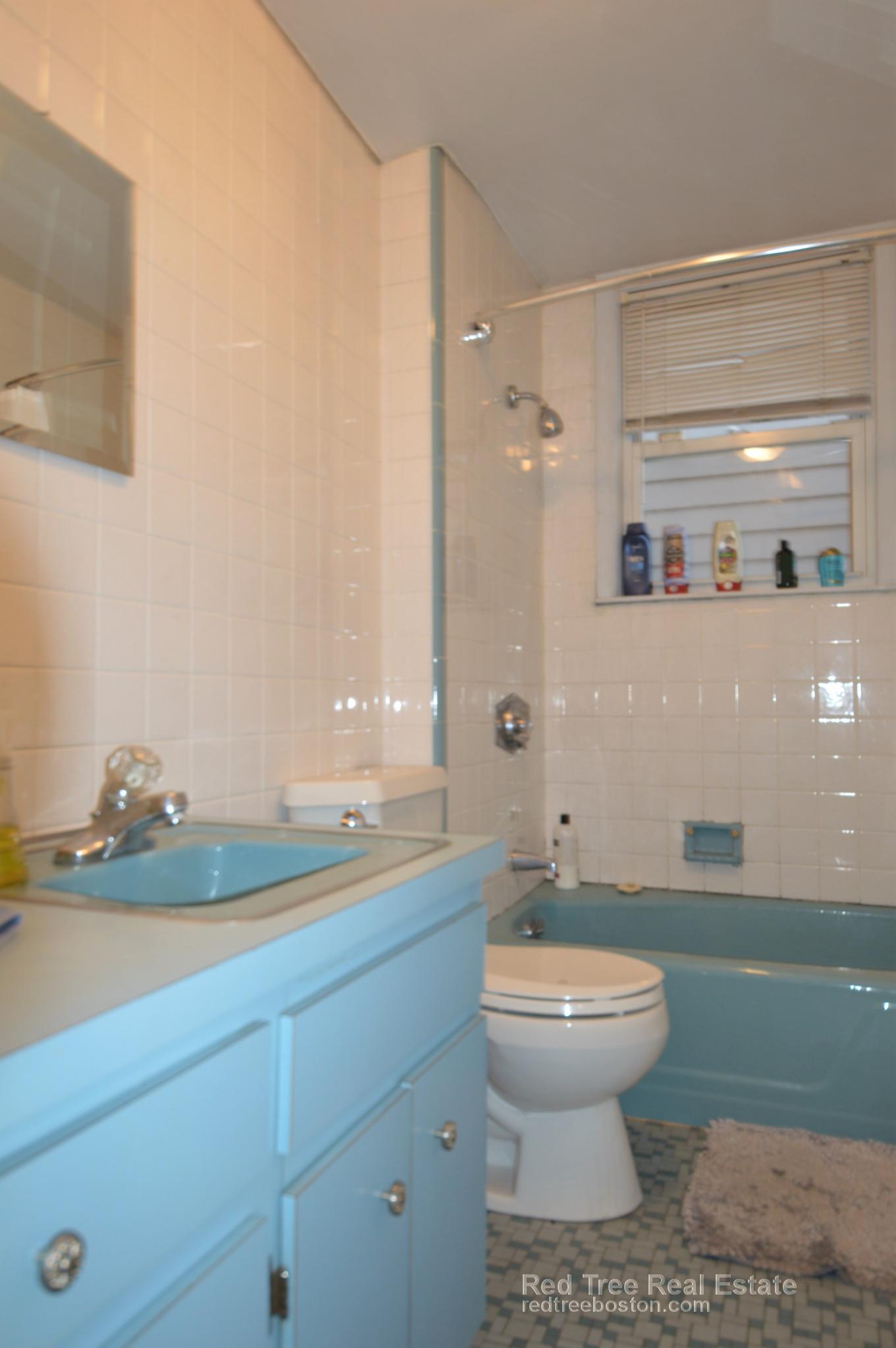 216 Freeman St, Longwood