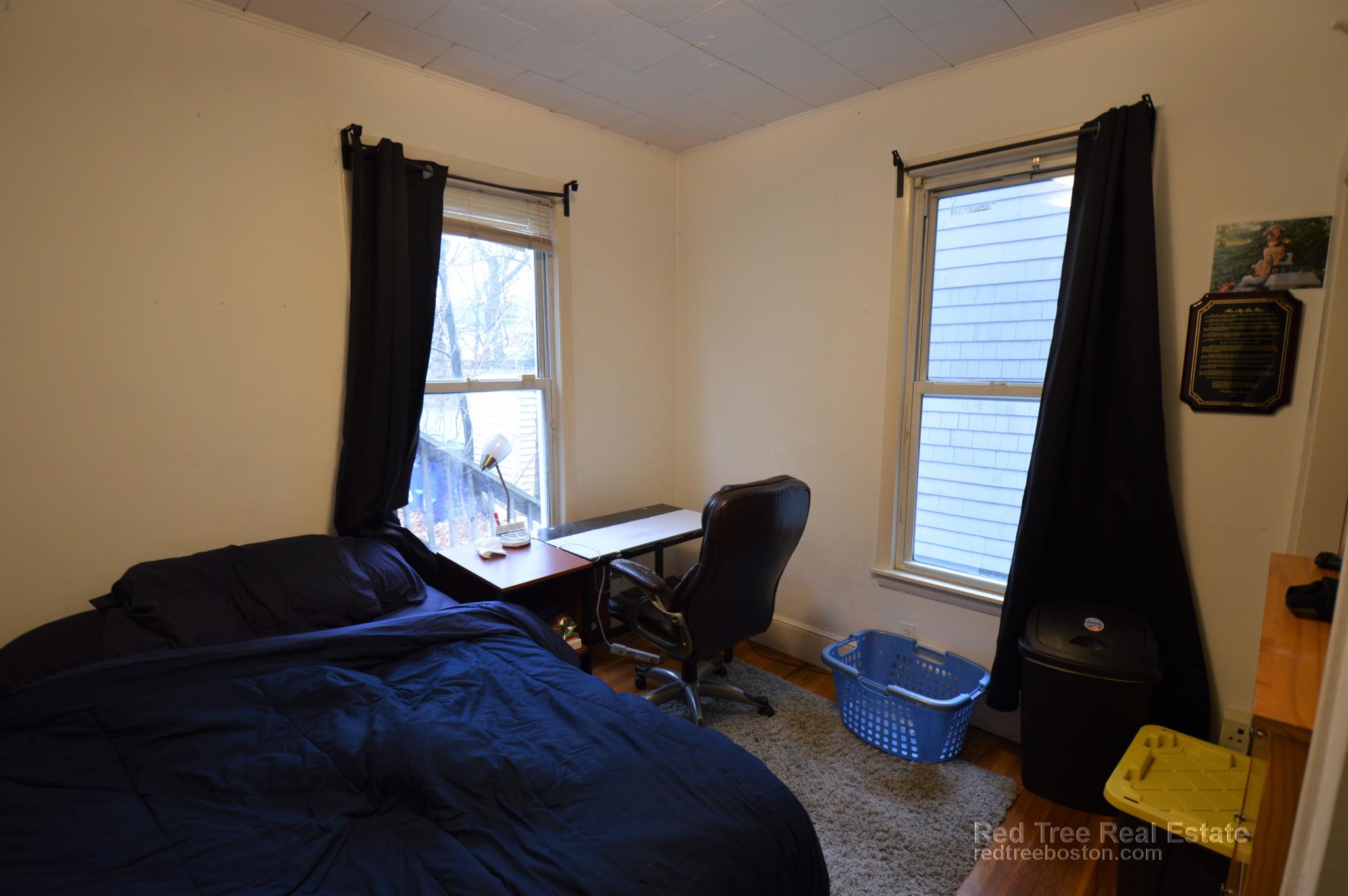 216 Freeman St, Longwood