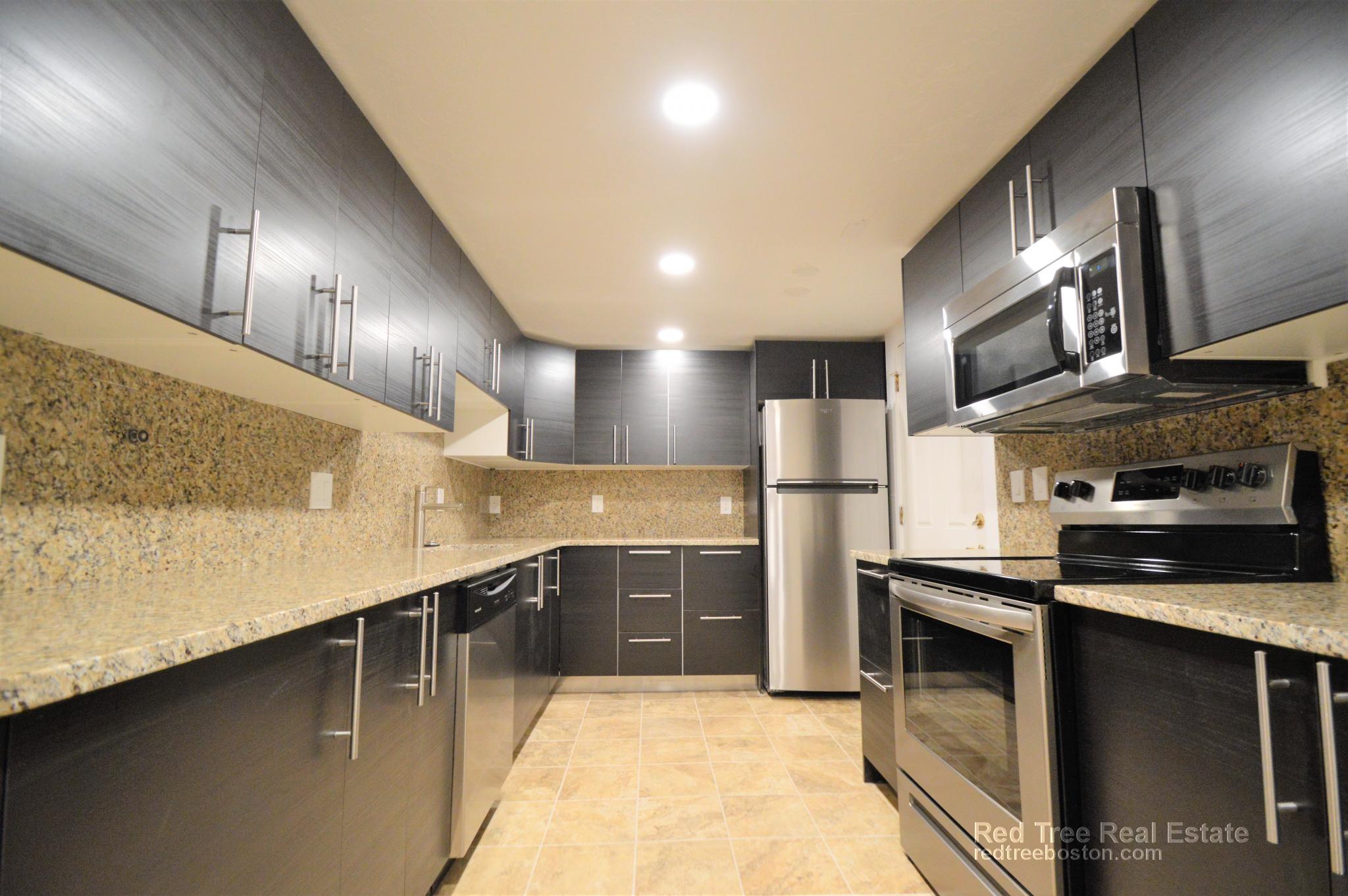 73 Thatcher St, Coolidge Corner