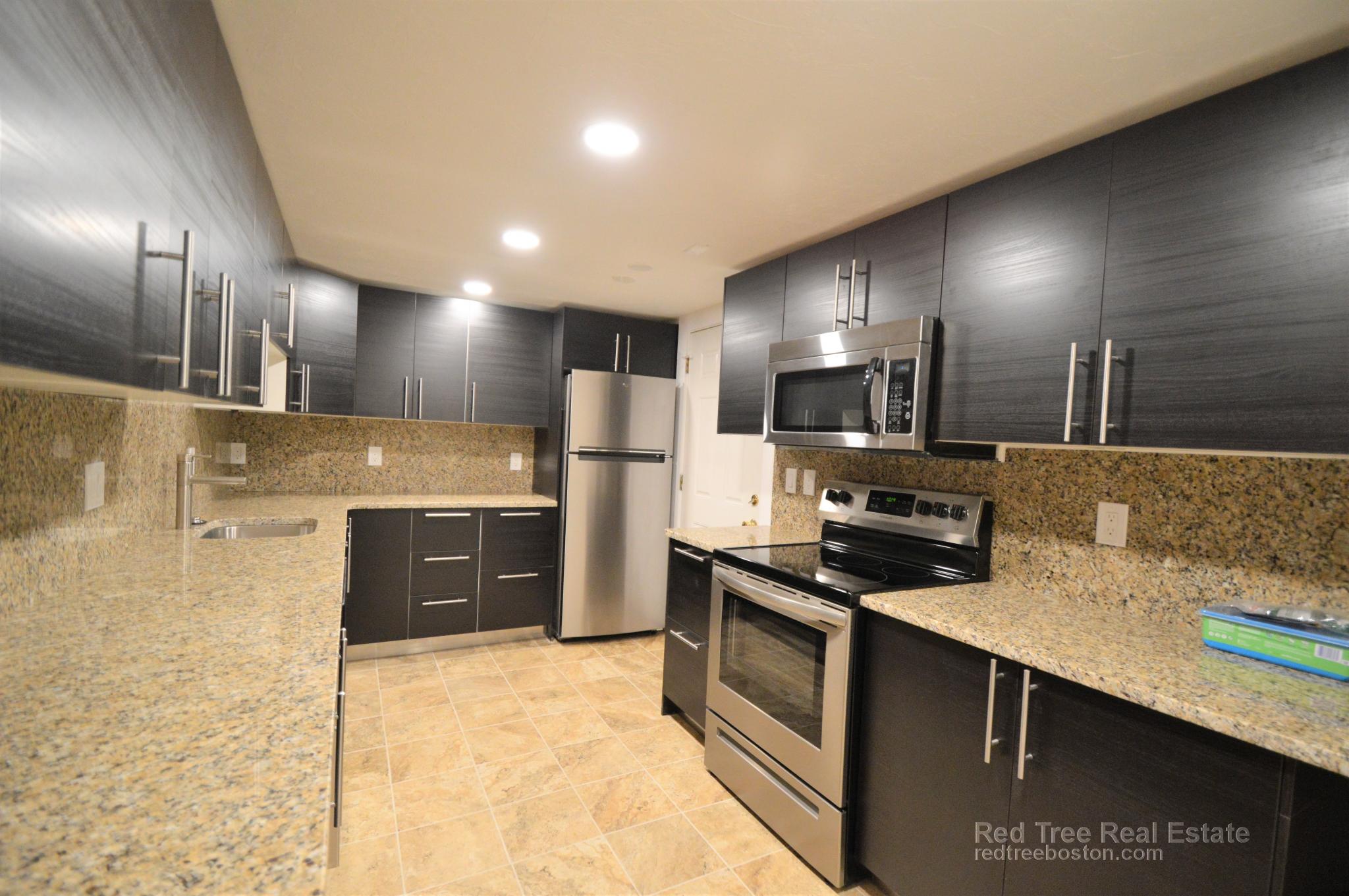 73 Thatcher St, Coolidge Corner