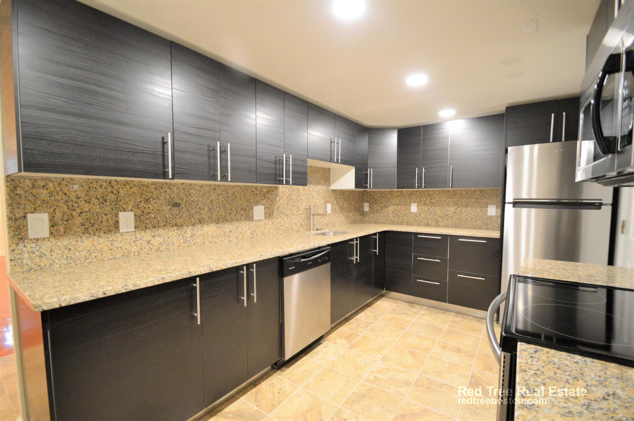 73 Thatcher St, Coolidge Corner