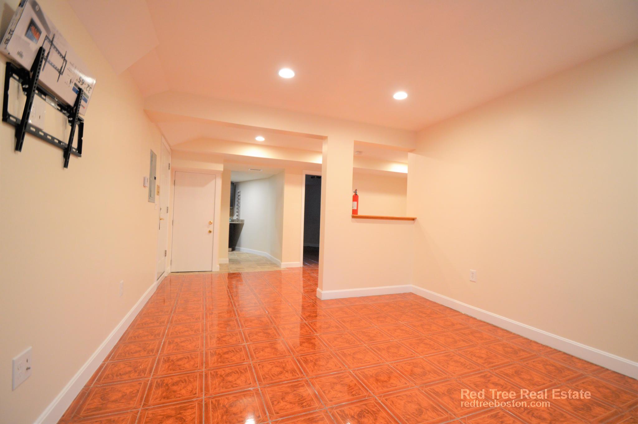 73 Thatcher St, Coolidge Corner