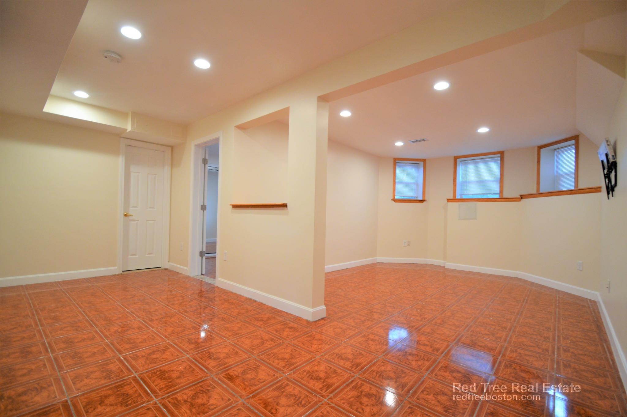 73 Thatcher St, Coolidge Corner