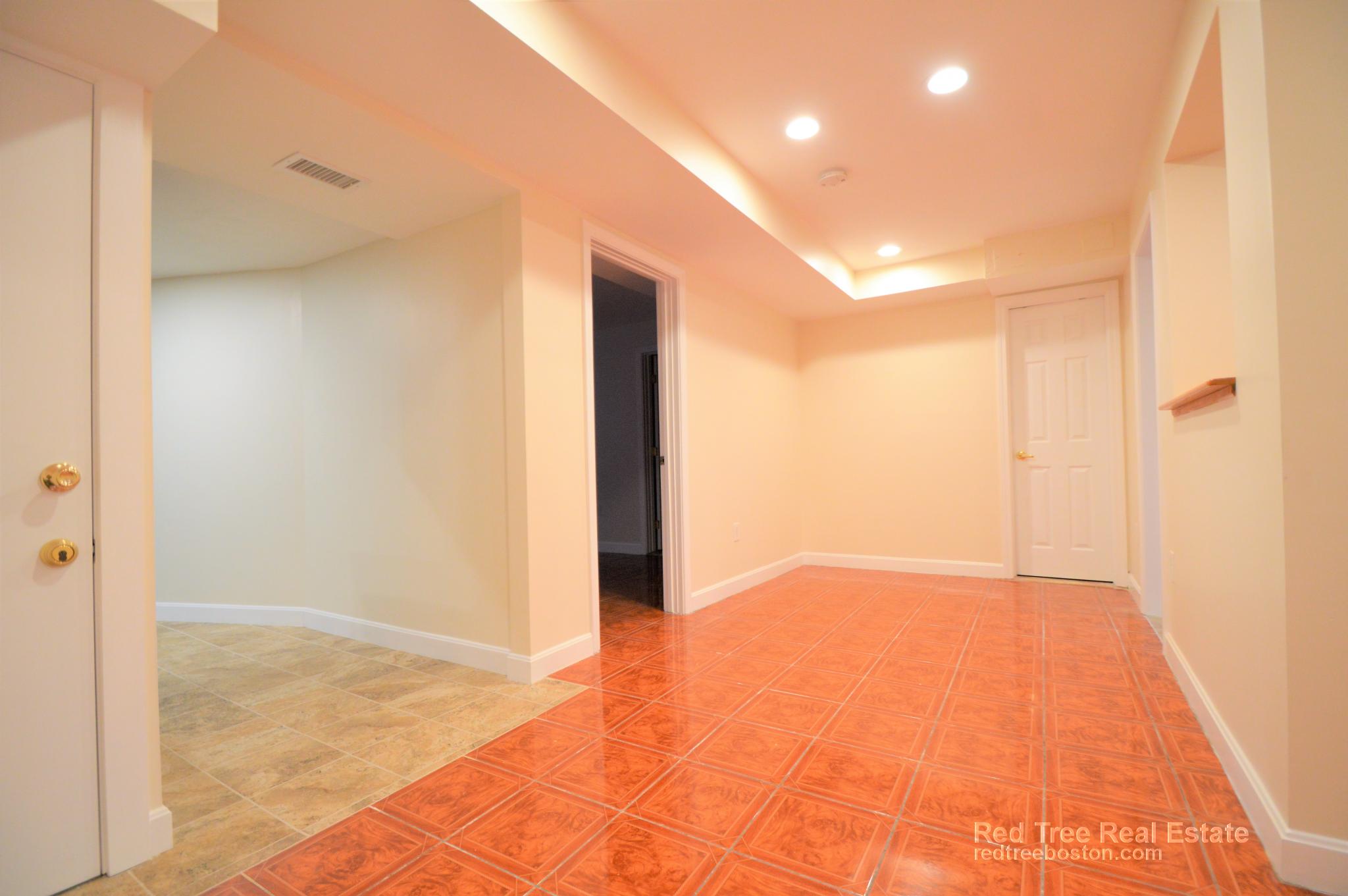 73 Thatcher St, Coolidge Corner